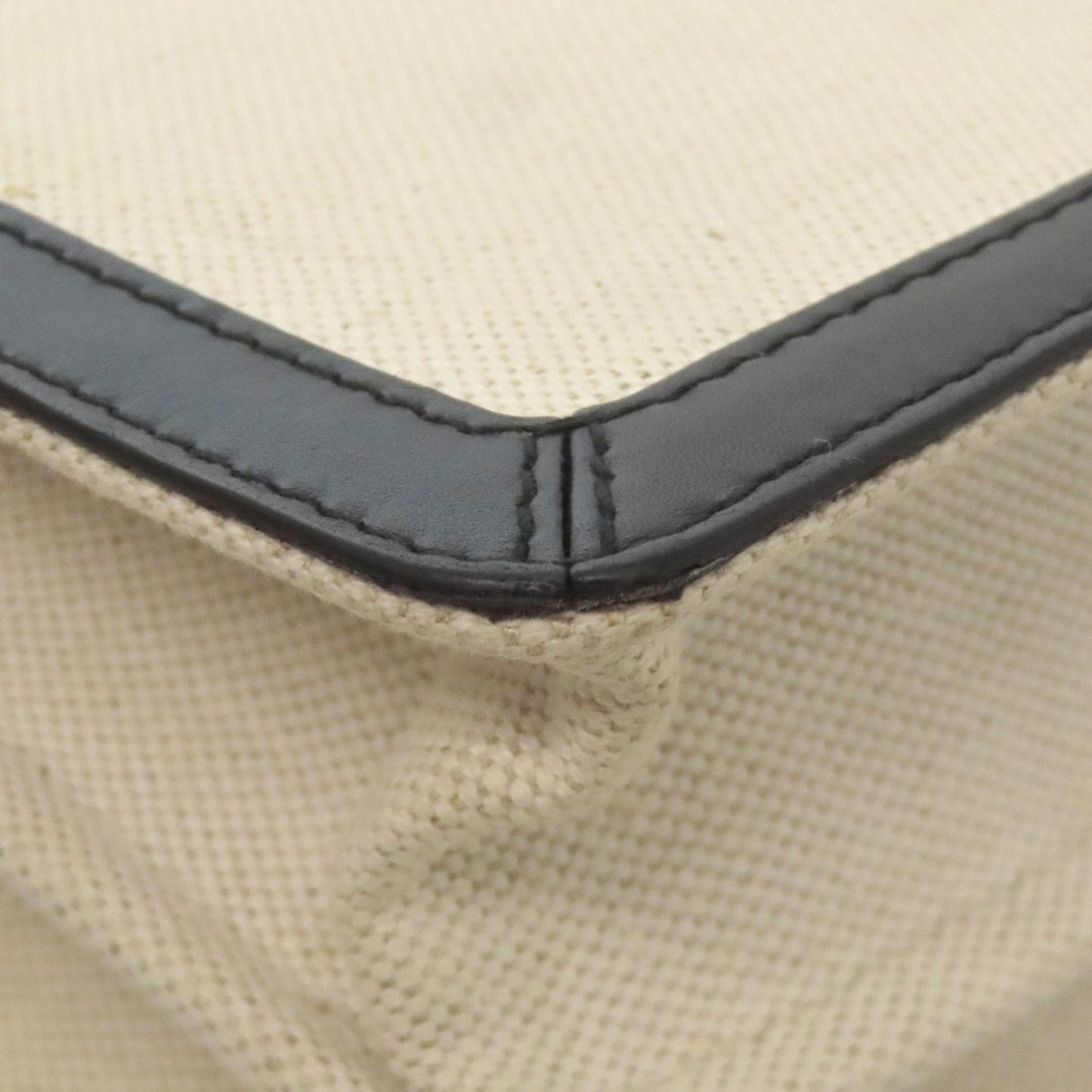 Balenciaga White Canvas Shoulder Bag (Pre-Owned)