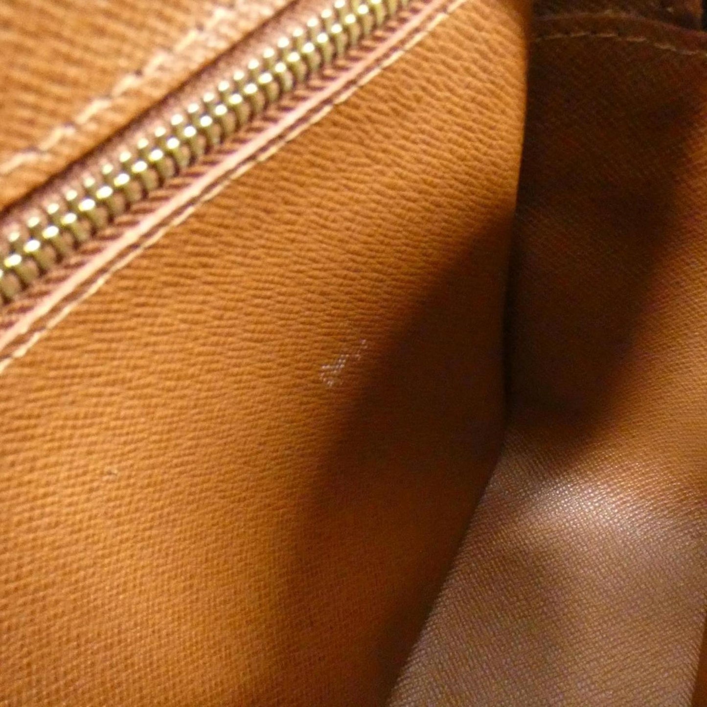 Louis Vuitton Marron Coated Canvas Shoulder Bag (Pre-Owned)