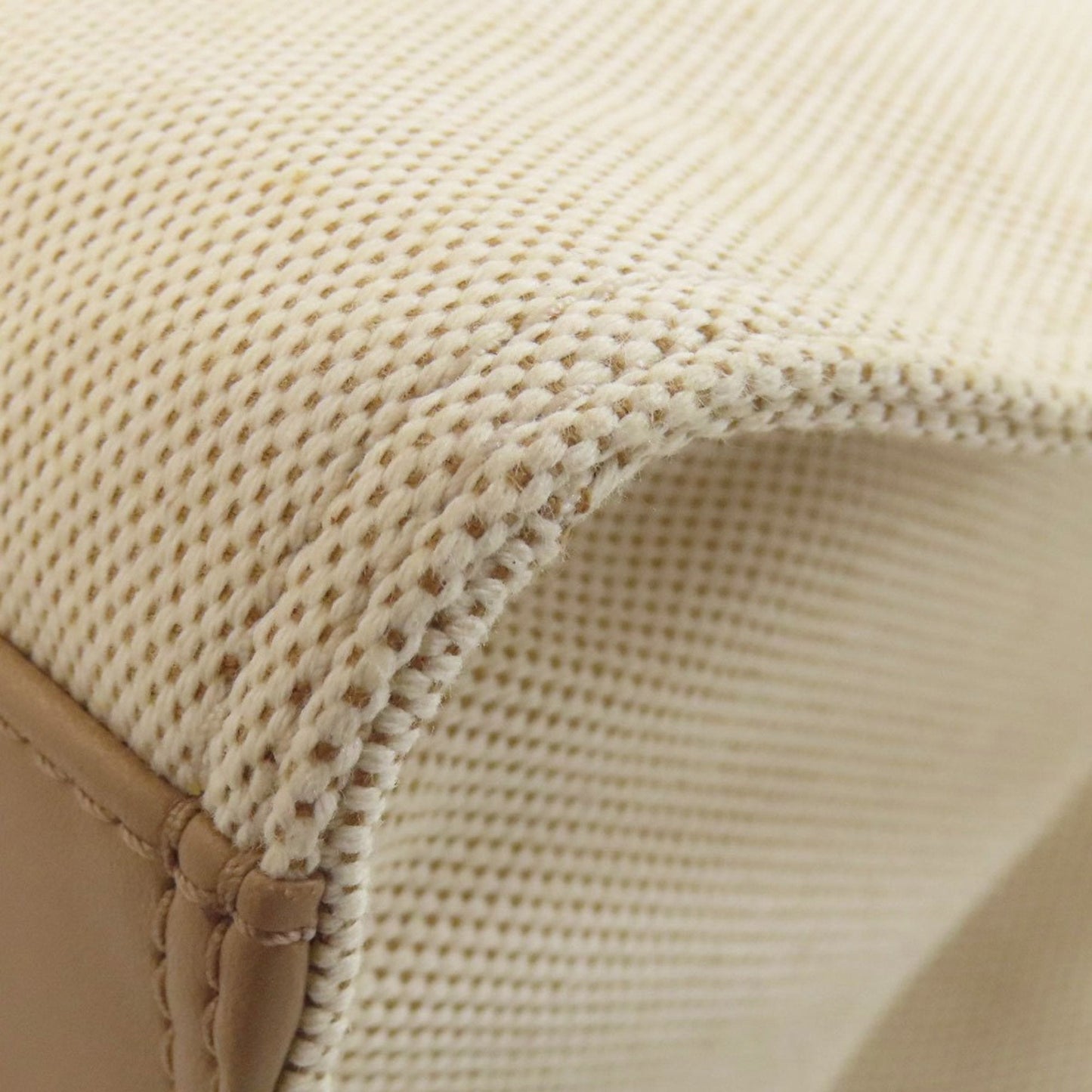 Michael Kors Beige Canvas Tote Bag (Pre-Owned)