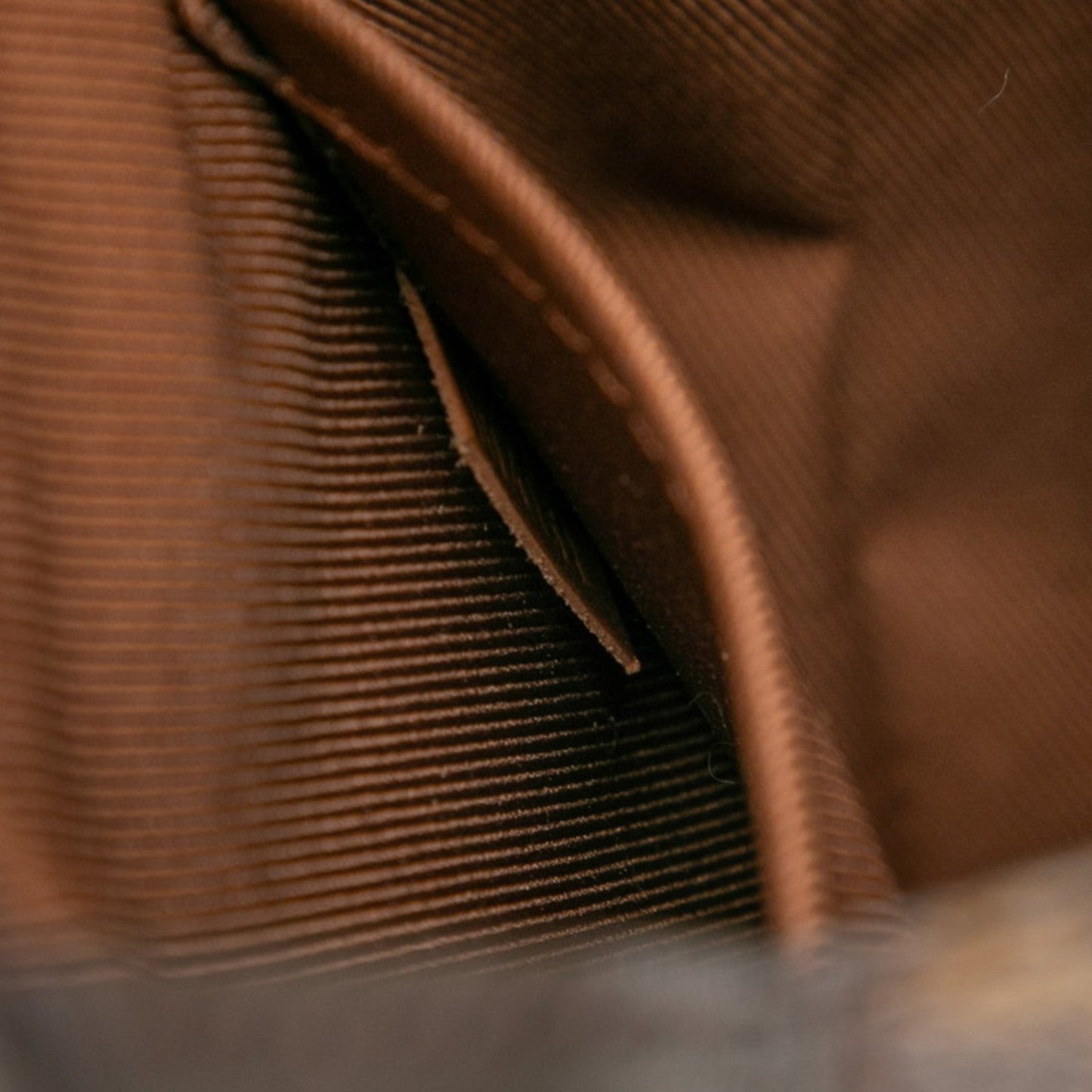 Louis Vuitton Brown Monogram Monogram Shoulder Bag (Pre-Owned)