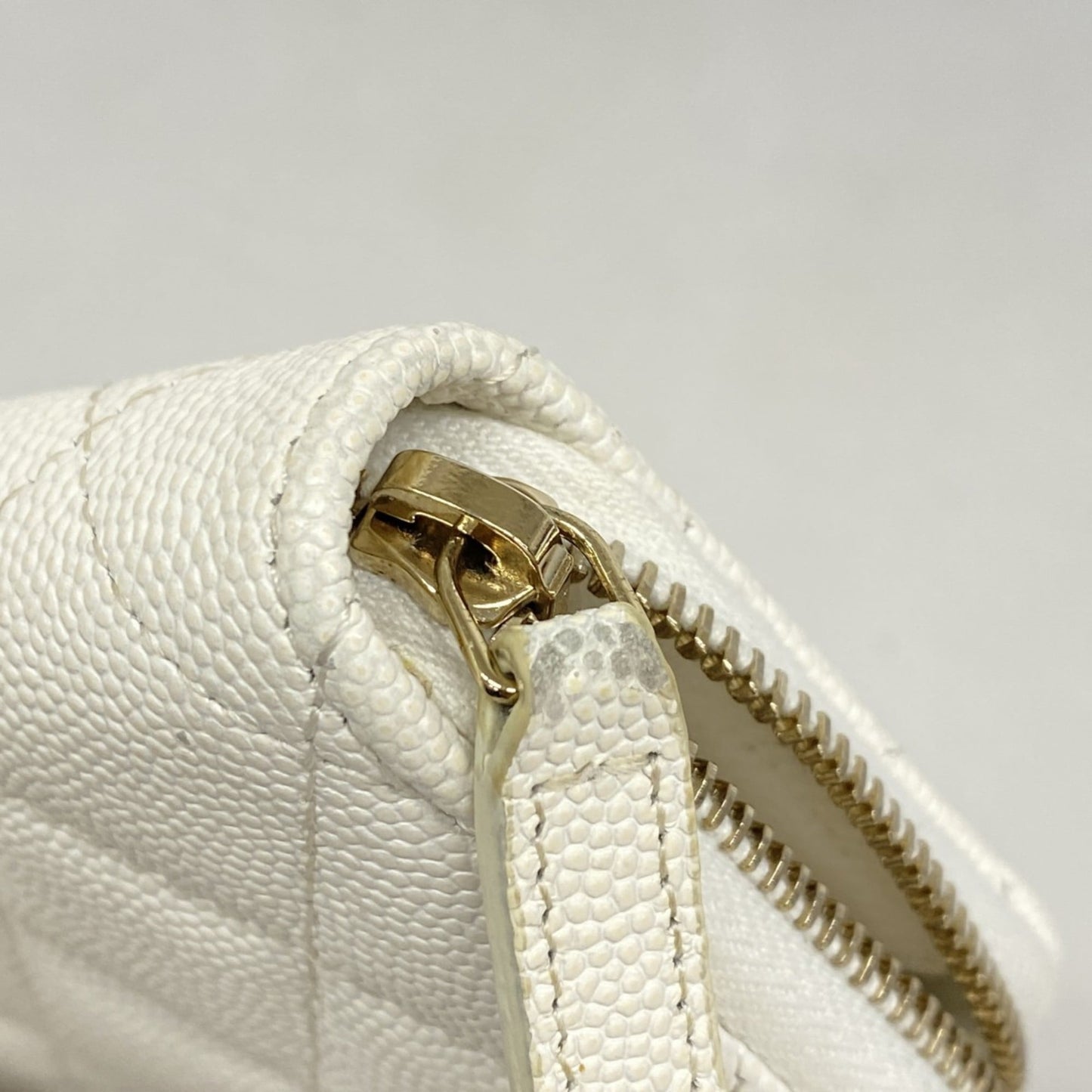 Chanel White Grained Calfskin Coin Purse/Coin Case (Pre-Owned)