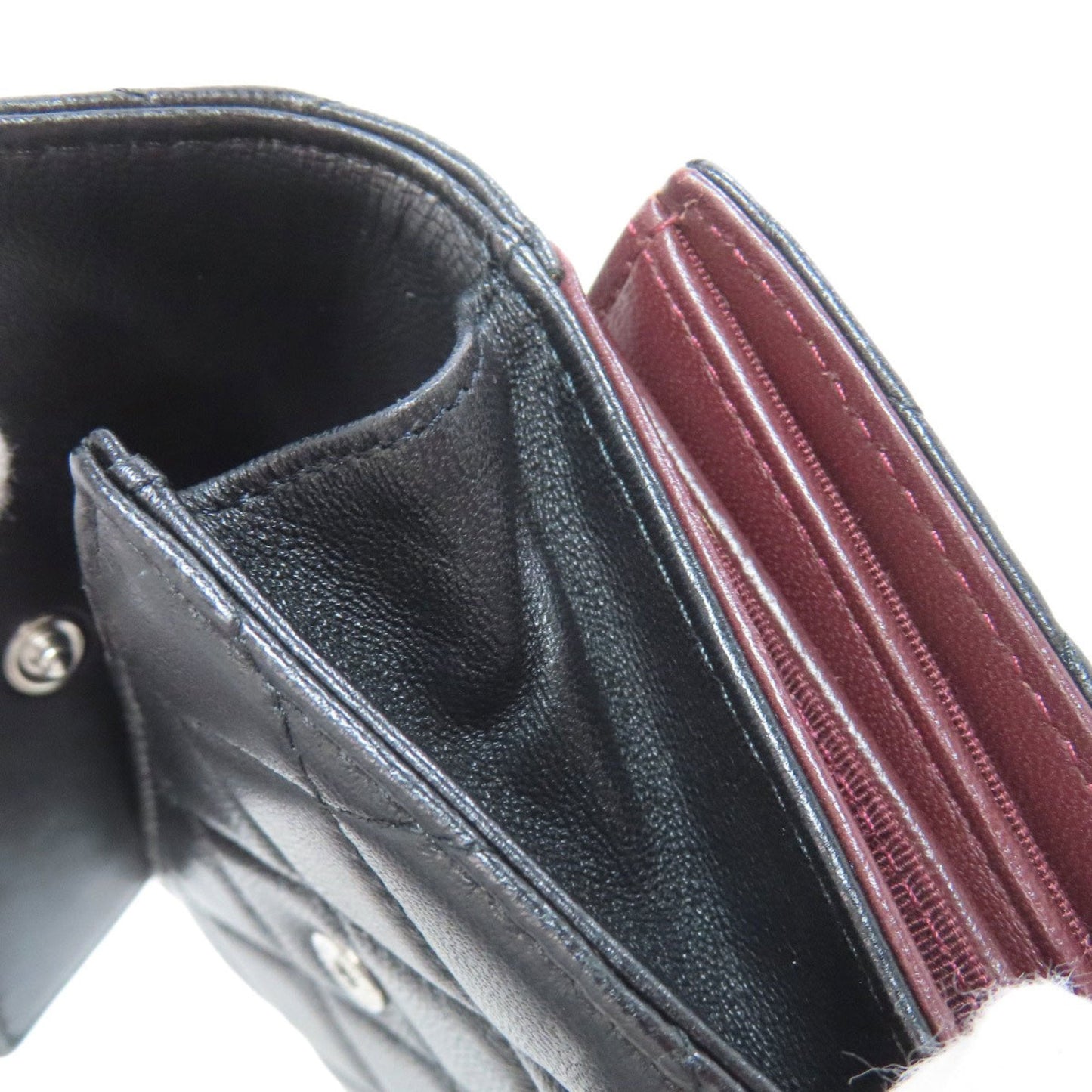 Chanel Matelasse Black Leather Wallet (Bi-Fold) (Pre-Owned)