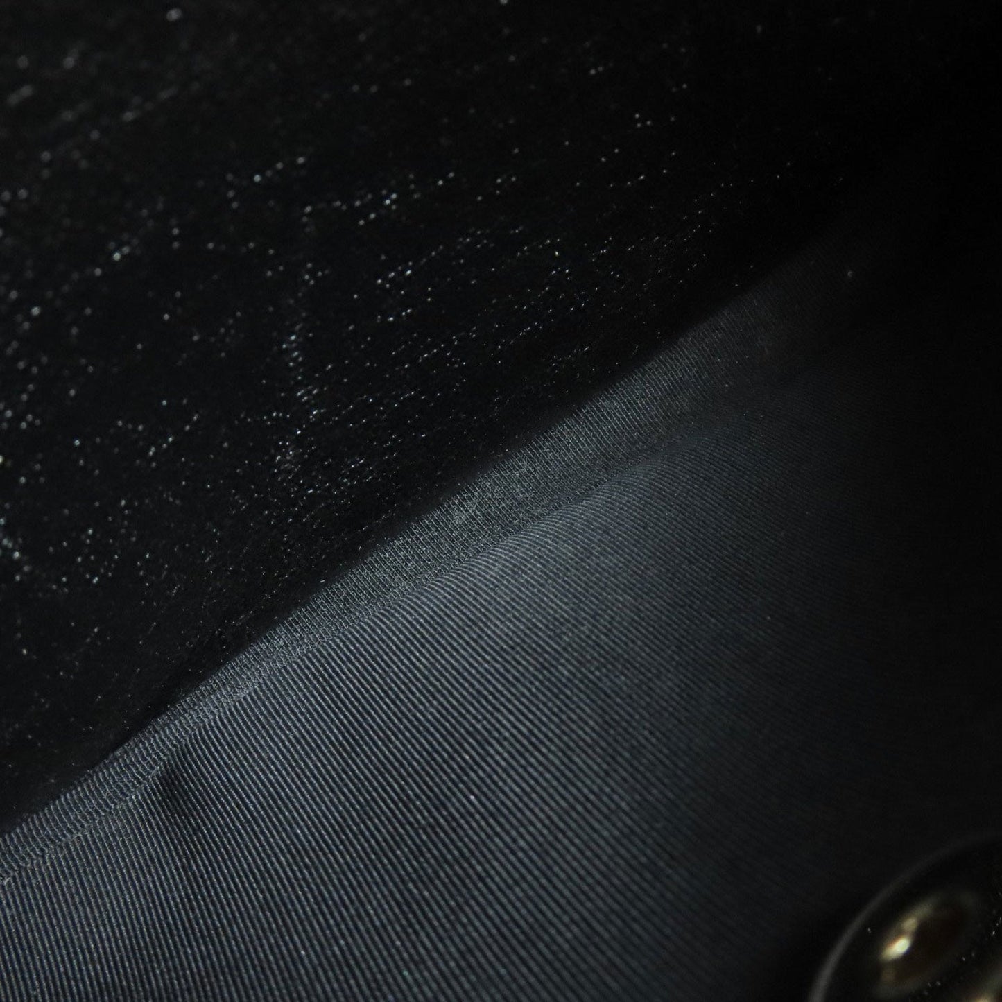 Chanel Matelasse Black Leather Shoulder Bag (Pre-Owned)