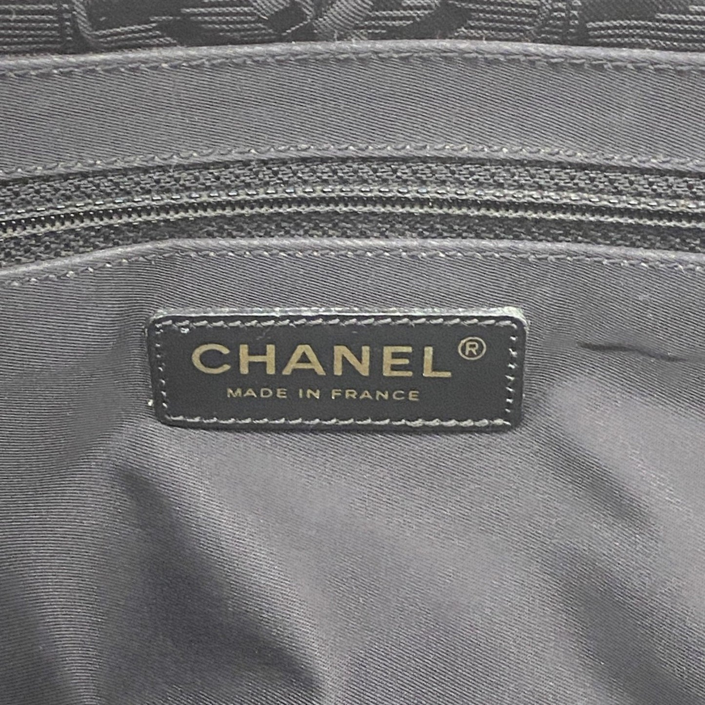 Chanel Black Nylon Tote Bag (Pre-Owned)