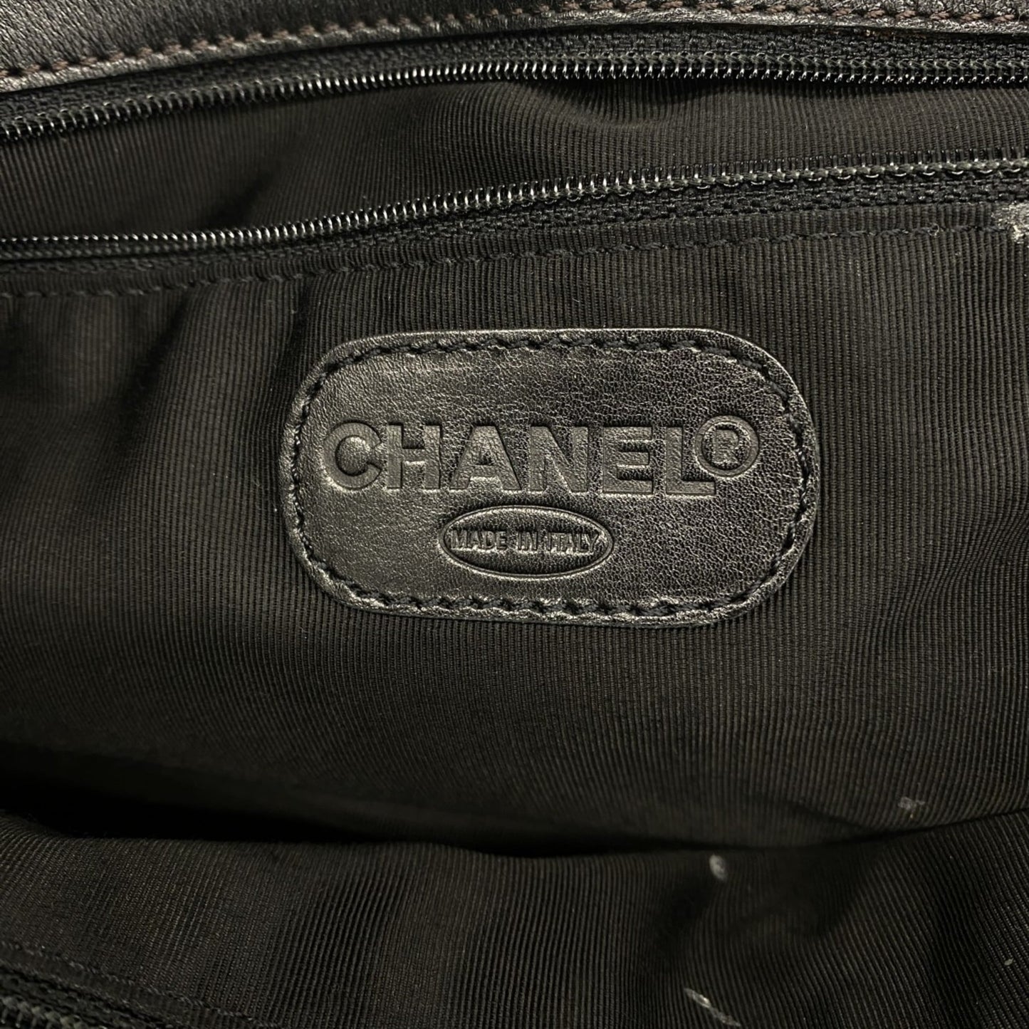 Chanel Black Leather Tote Bag (Pre-Owned)