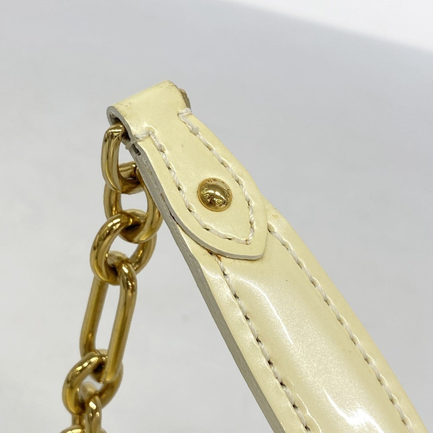 Louis Vuitton Pearl Chain/Shoulder Wallet (Pre-Owned)