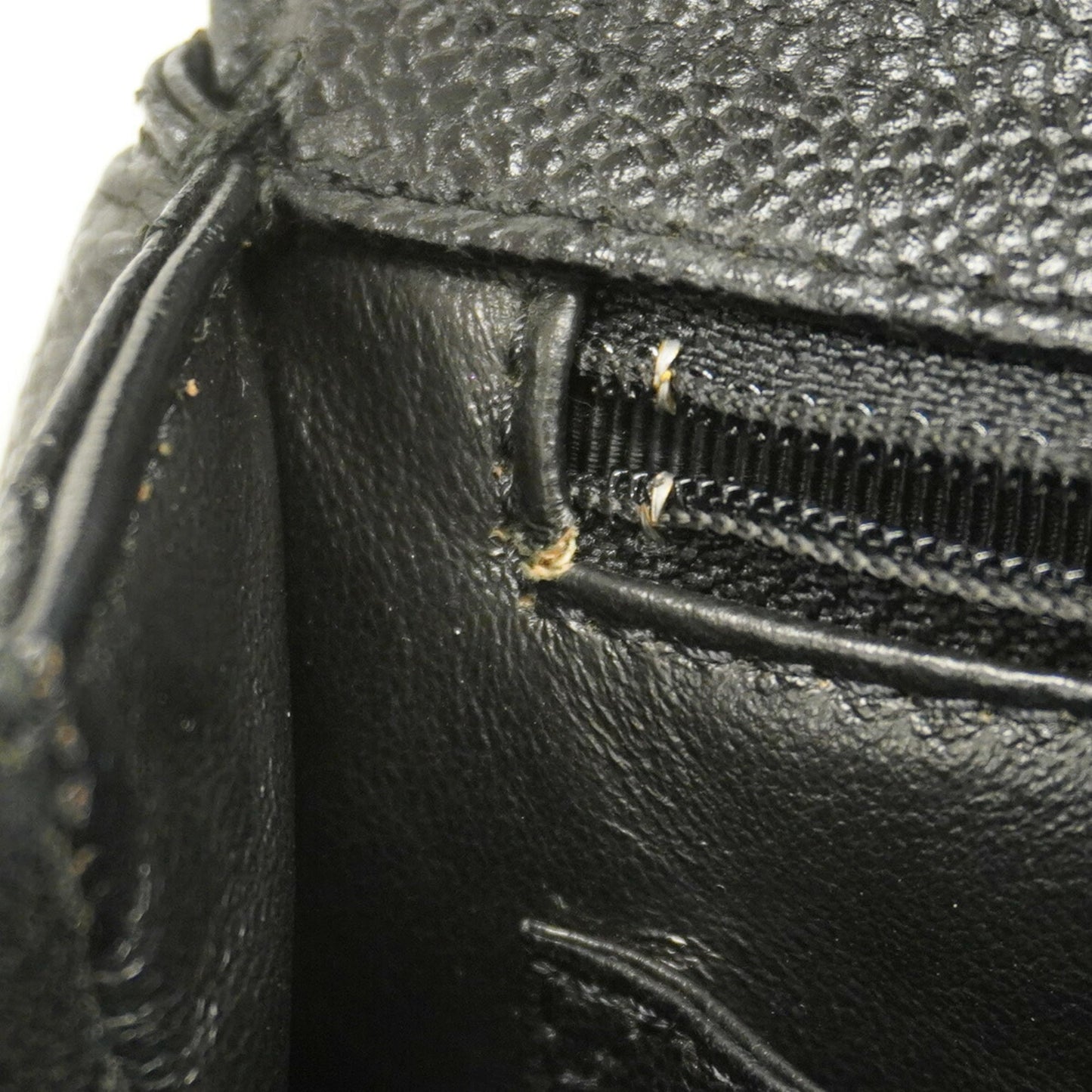 Chanel Black Grained Calfskin Handbag (Pre-Owned)