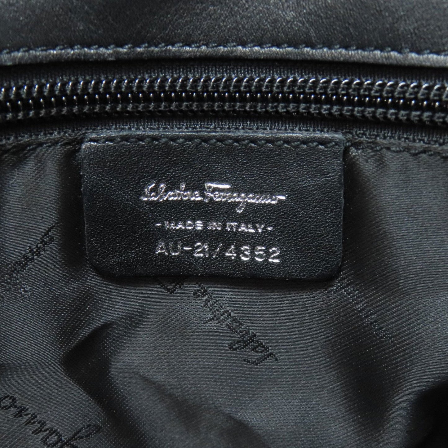 Salvatore Ferragamo Black Leather Tote Bag (Pre-Owned)