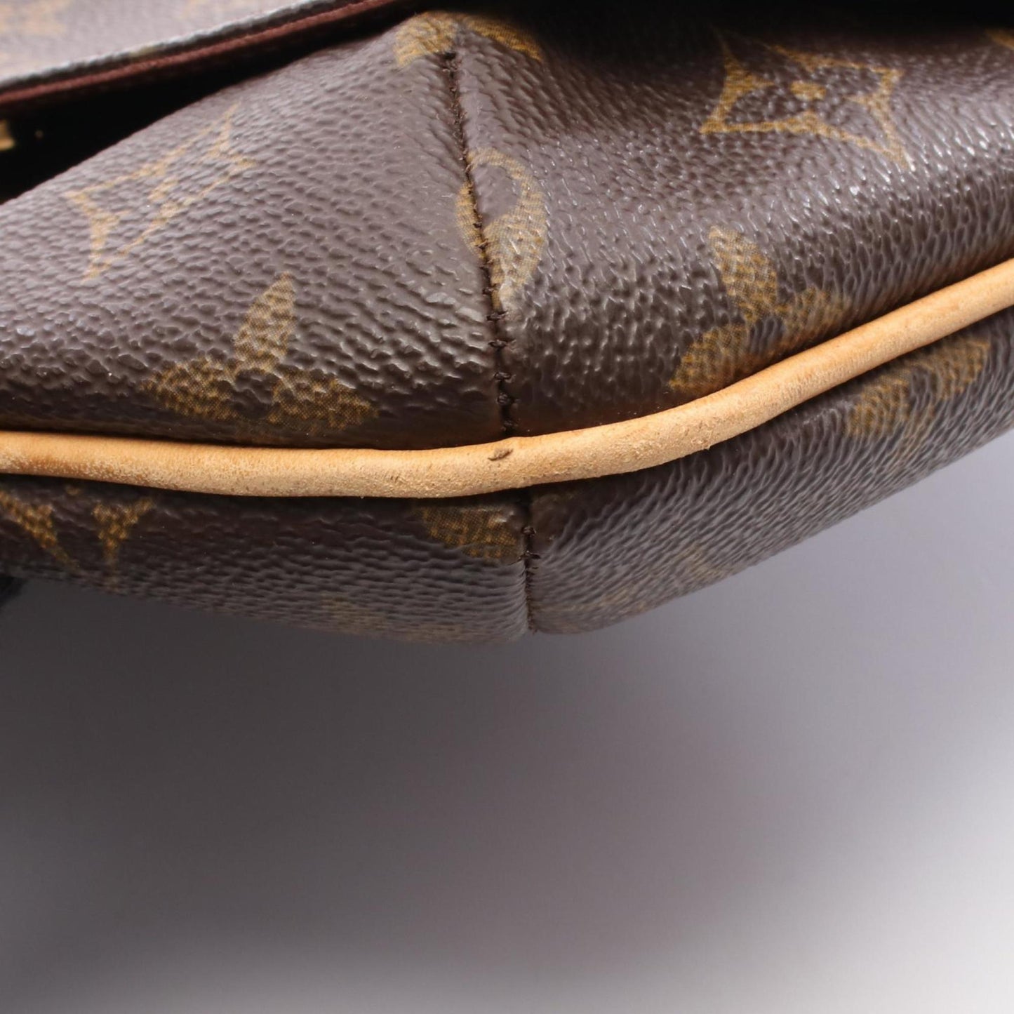 Louis Vuitton Brown Monogram Monogram Shoulder Bag (Pre-Owned)