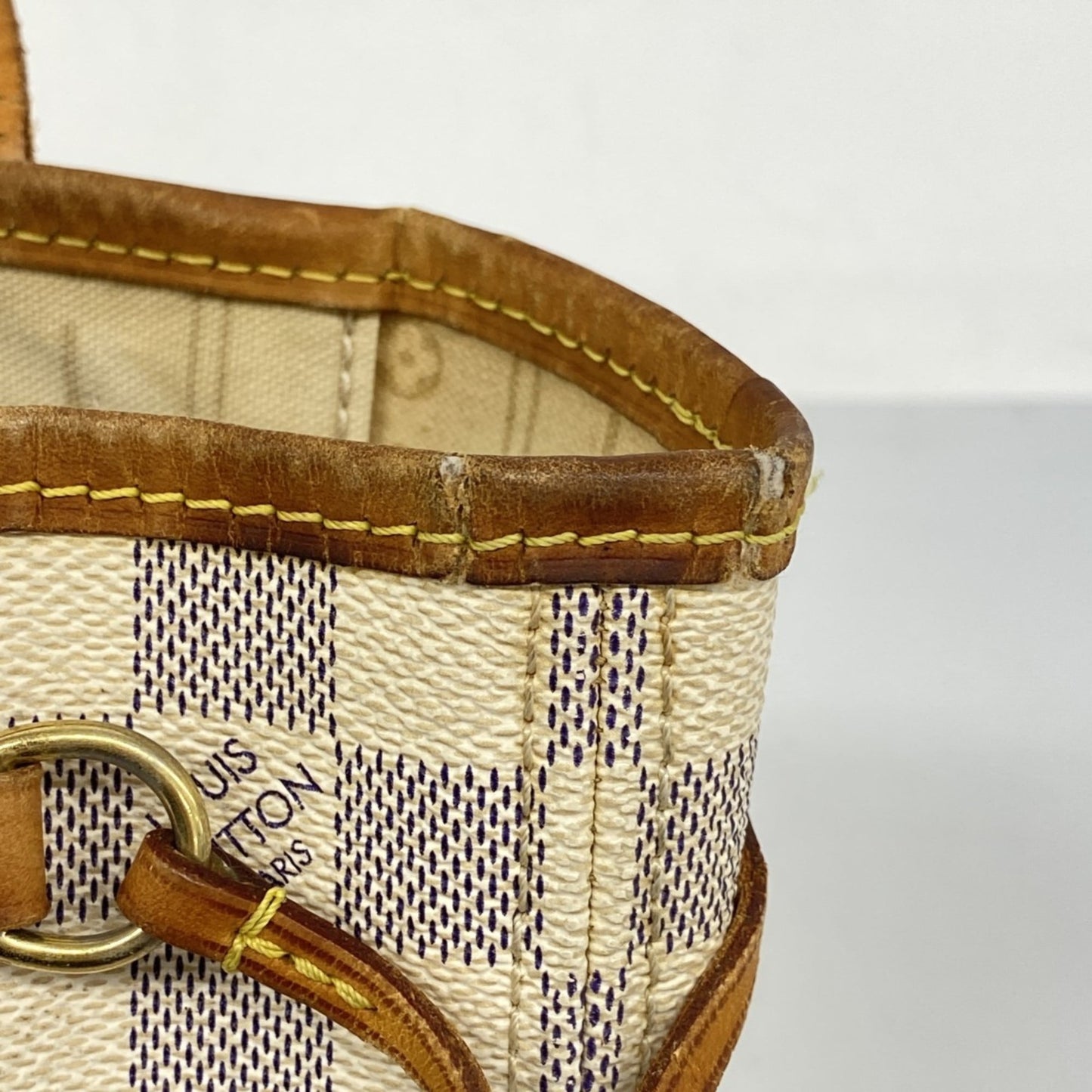 Louis Vuitton White Tote Bag (Pre-Owned)