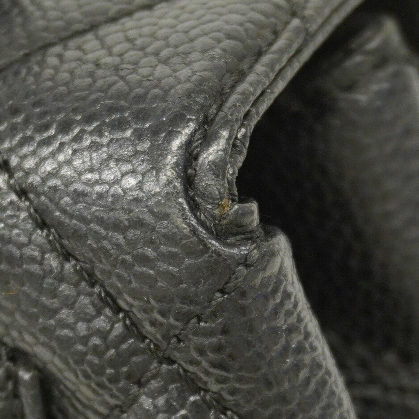 Chanel Black Grained Calfskin Handbag (Pre-Owned)