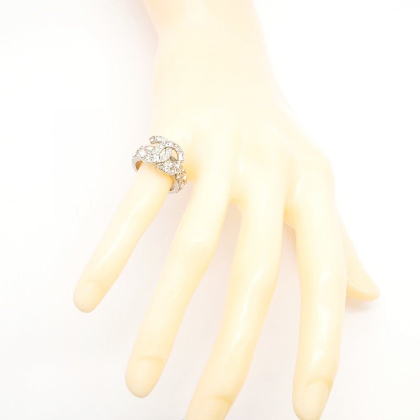 Chanel Silver Metal Band Ring (Pre-Owned)