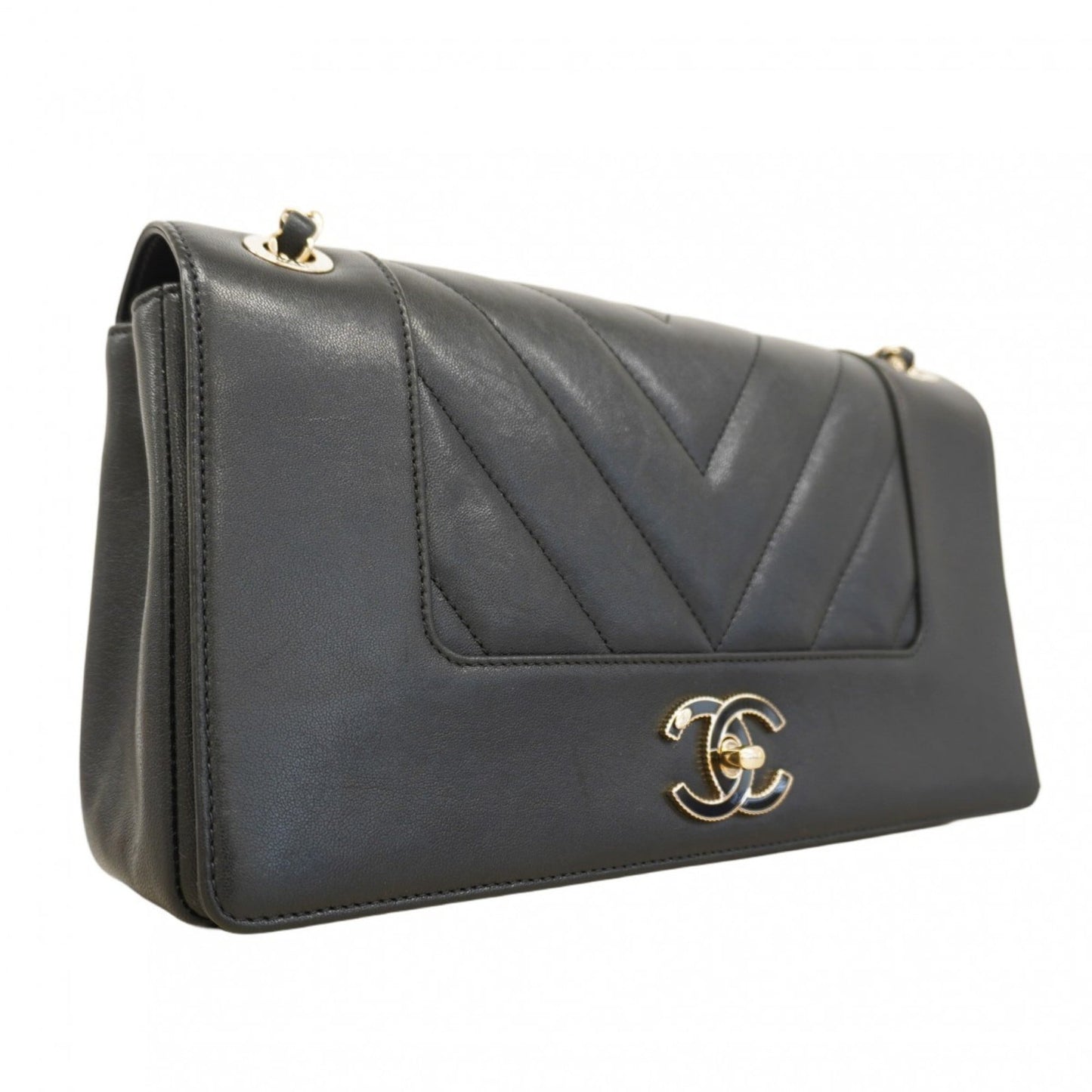 Chanel Black Leather Shoulder Bag (Pre-Owned)
