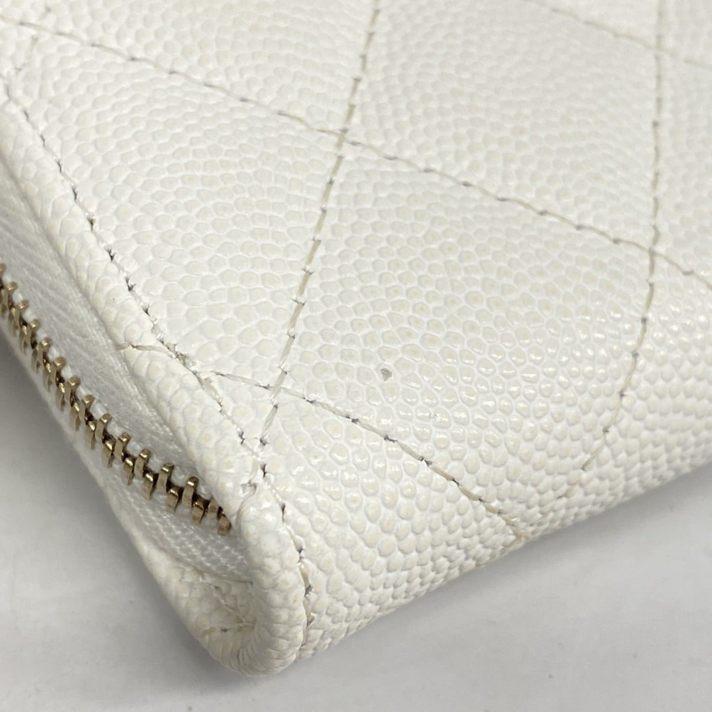 Chanel White Grained Calfskin Coin Purse/Coin Case (Pre-Owned)
