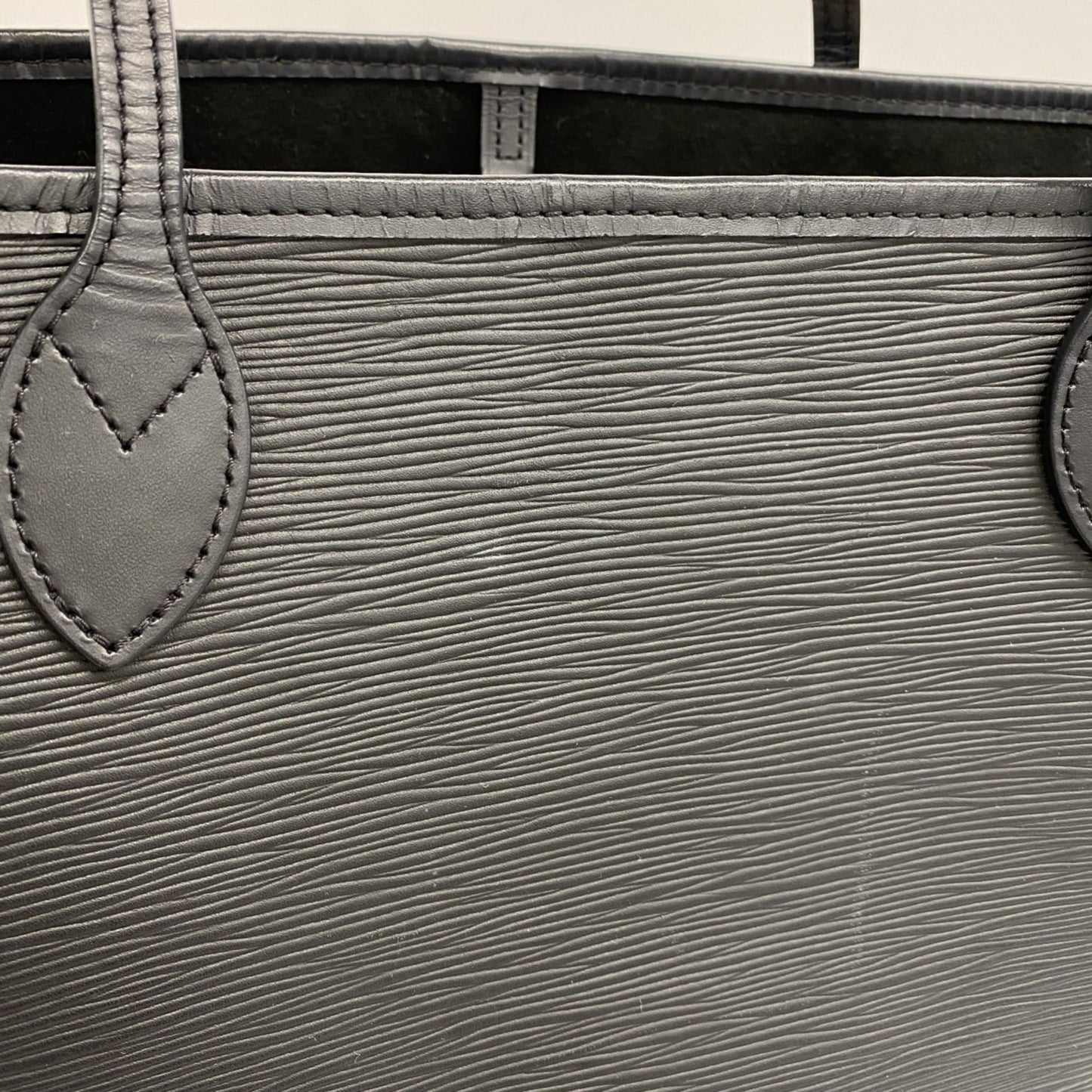 Louis Vuitton Noir Tote Bag (Pre-Owned)