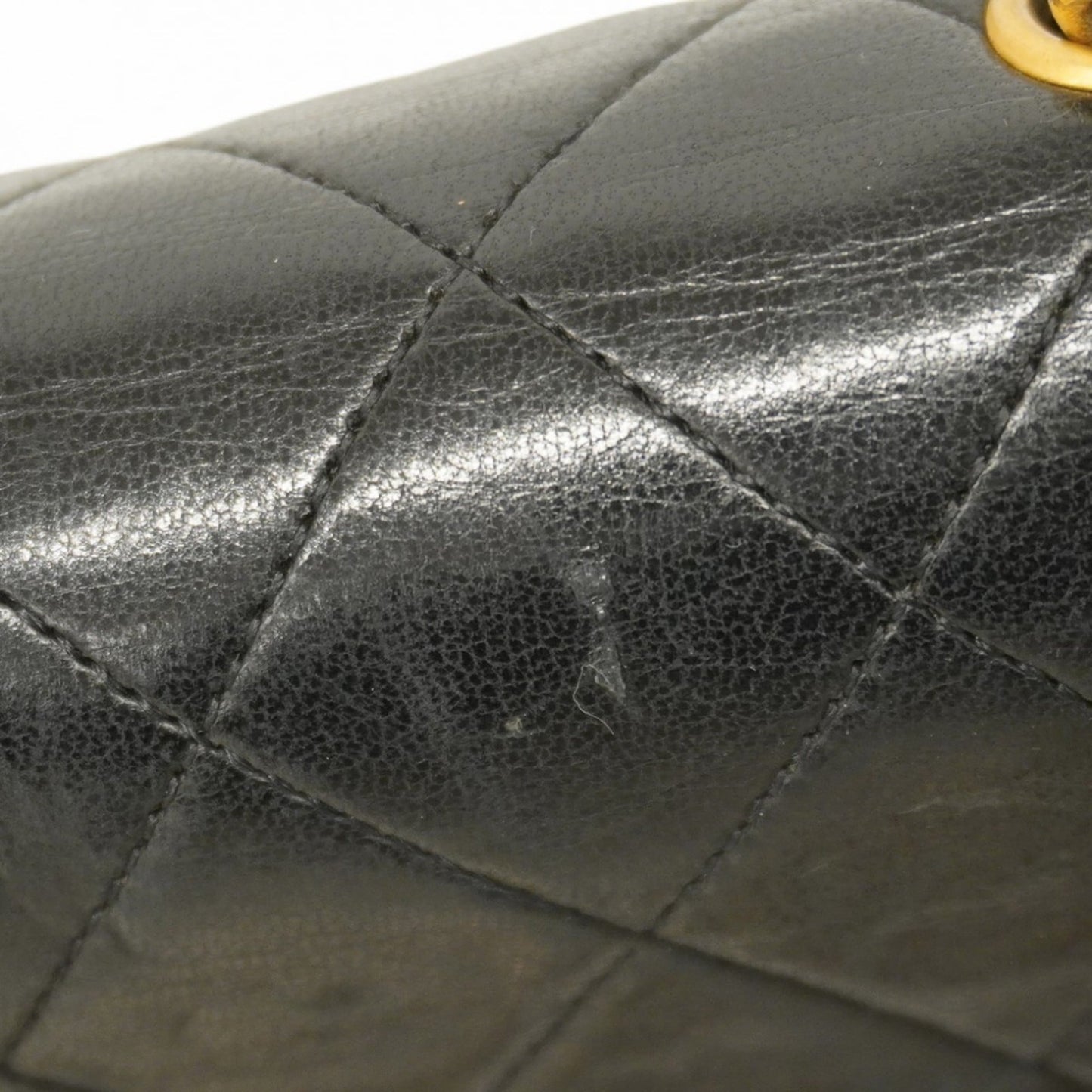 Chanel Black Leather Shoulder Bag (Pre-Owned)