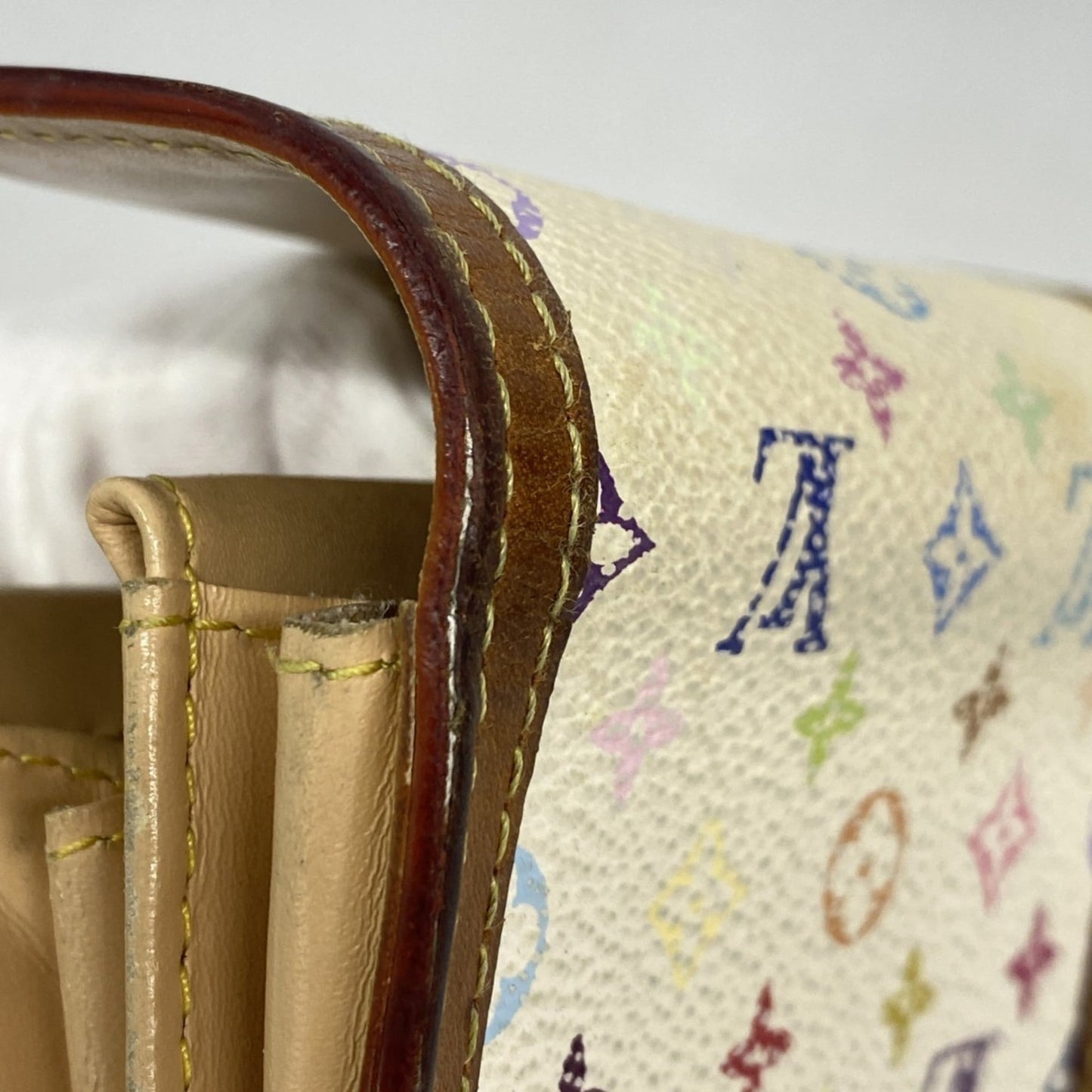 Louis Vuitton Blanc Coin Purse/Coin Case (Pre-Owned)