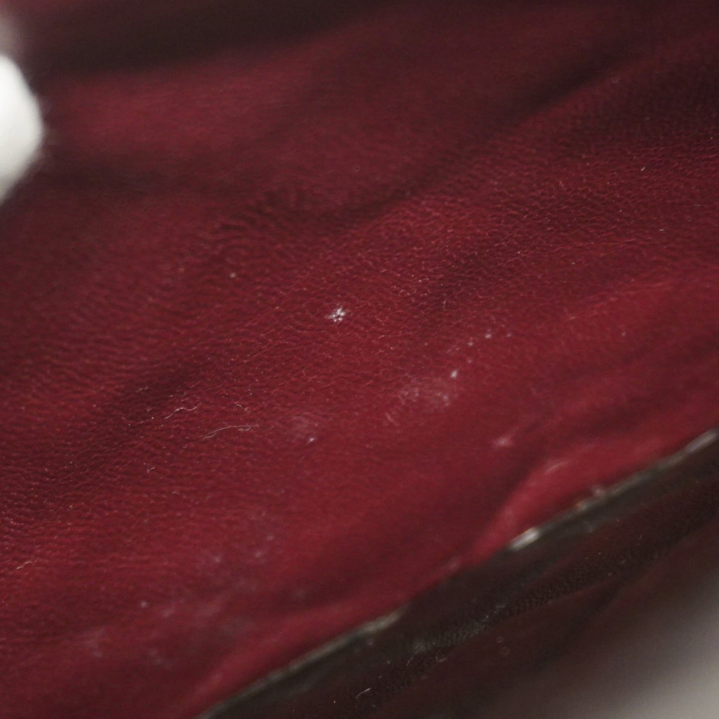 Chanel Black Leather Shoulder Bag (Pre-Owned)