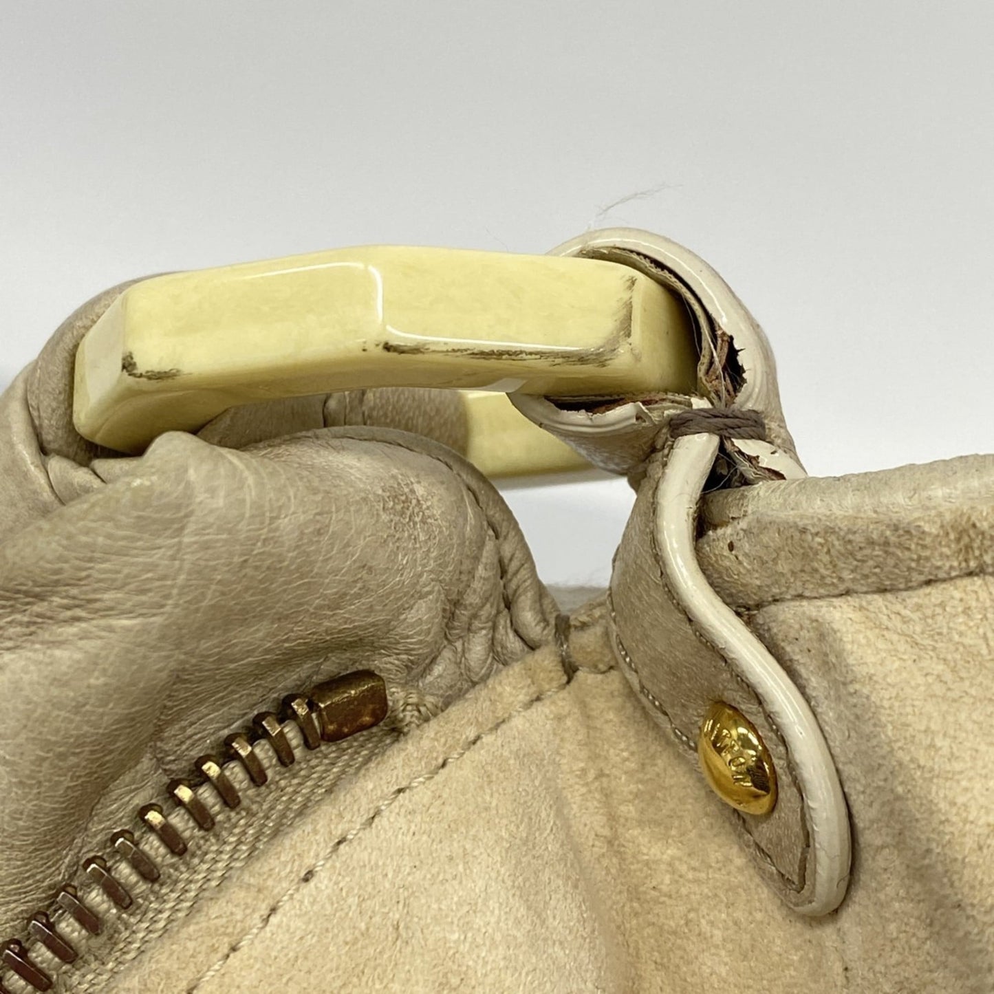 Louis Vuitton Beige Shoulder Bag (Pre-Owned)