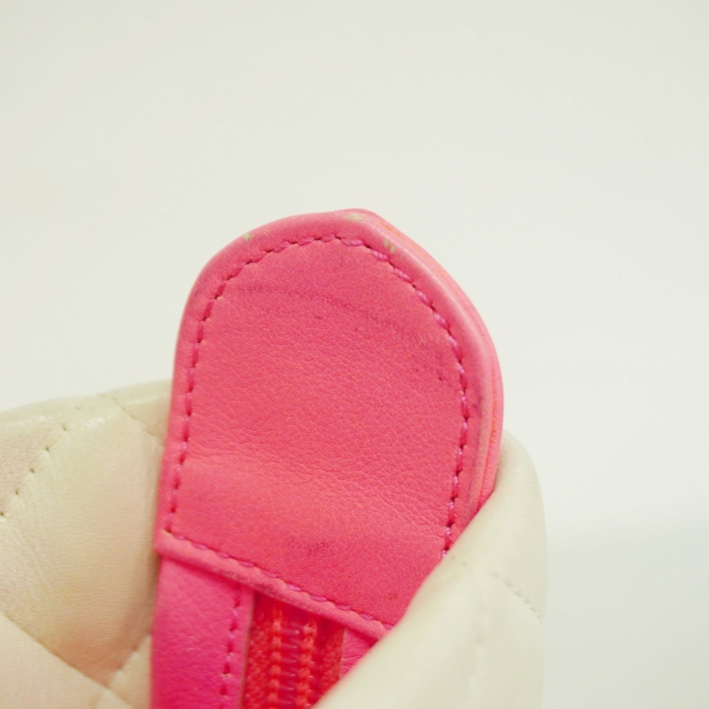 Chanel White Leather Tote Bag (Pre-Owned)