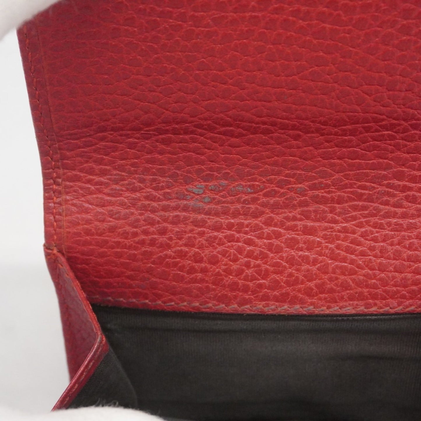 Gucci Red Color Leather Wallet (Tri-Fold) (Pre-Owned)