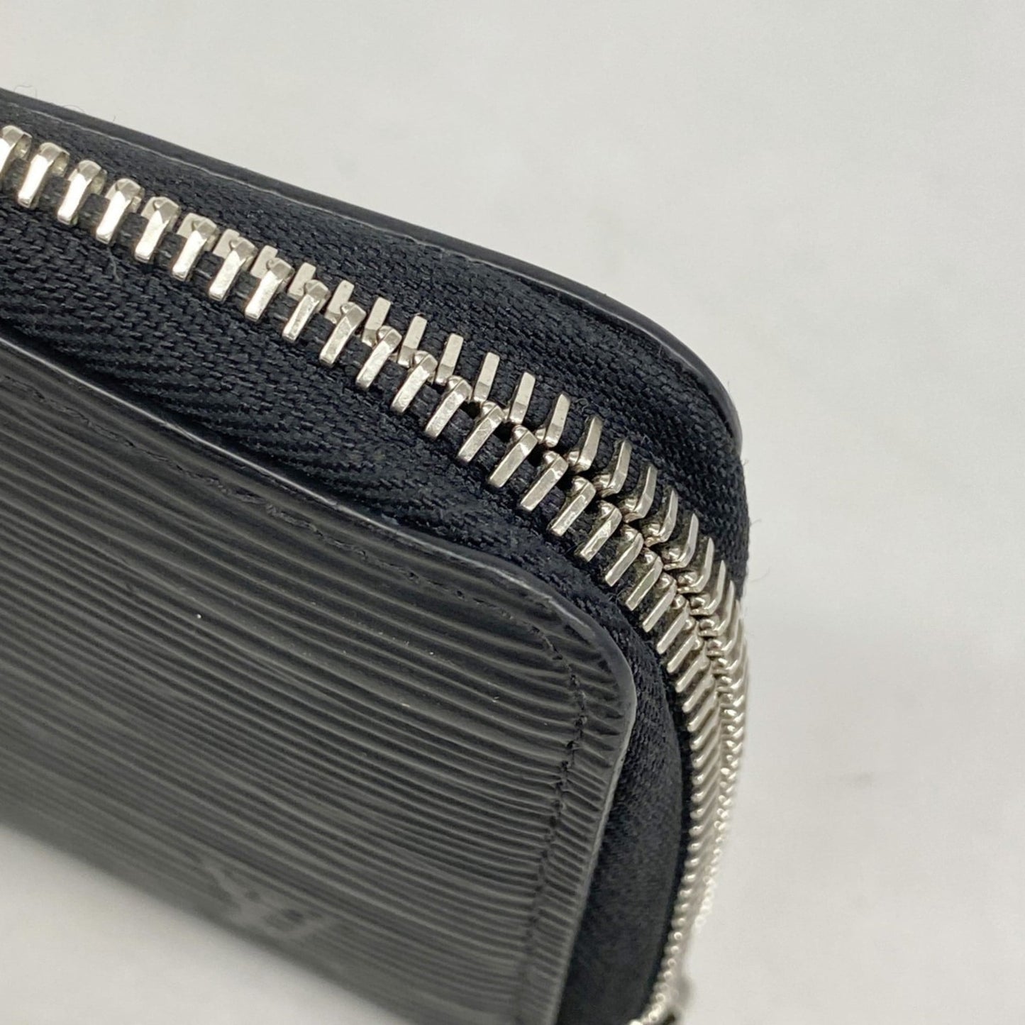 Louis Vuitton Noir Long Wallet (Bi-Fold) (Pre-Owned)