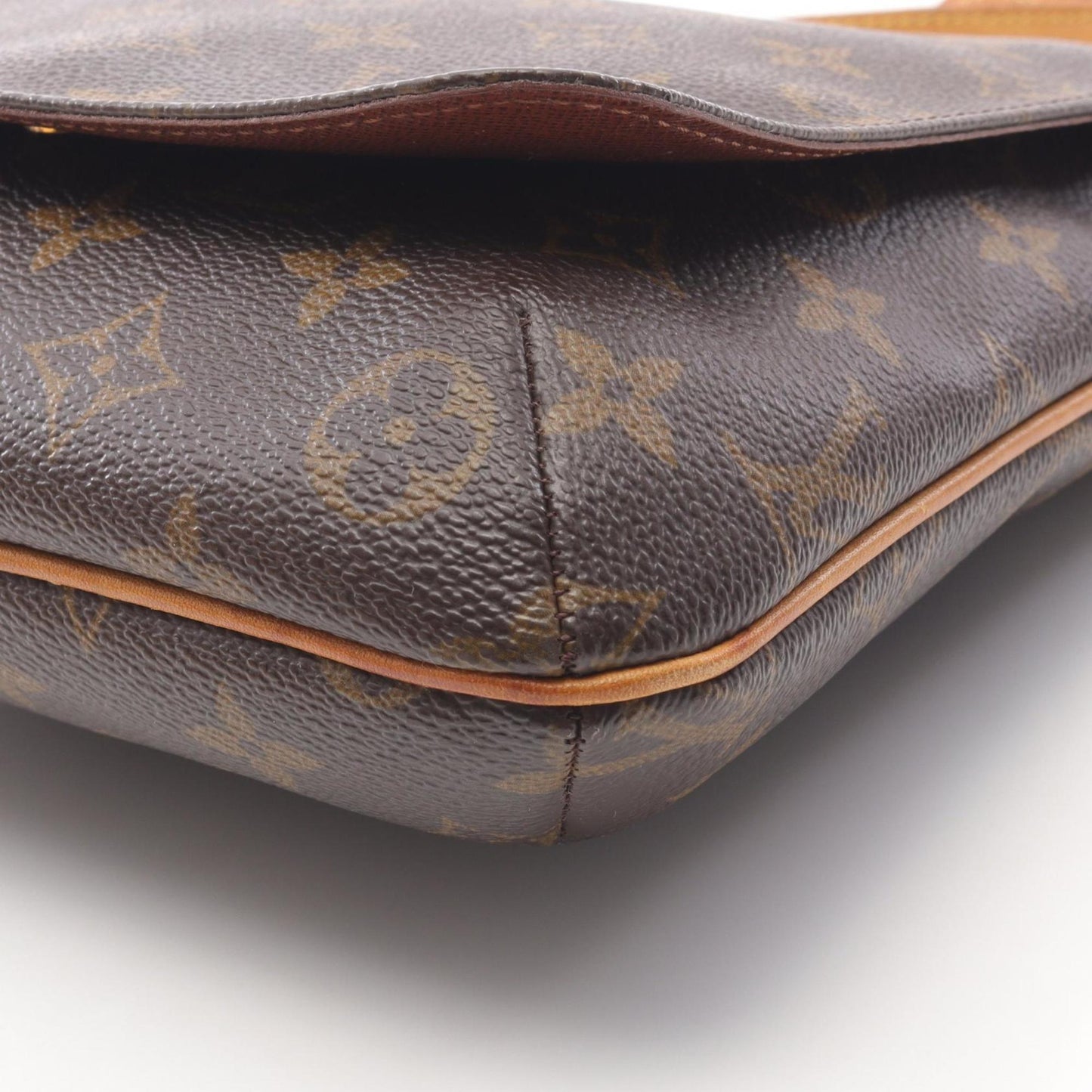 Louis Vuitton Brown Monogram Monogram Shoulder Bag (Pre-Owned)