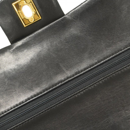 Chanel Black Leather Shoulder Bag (Pre-Owned)