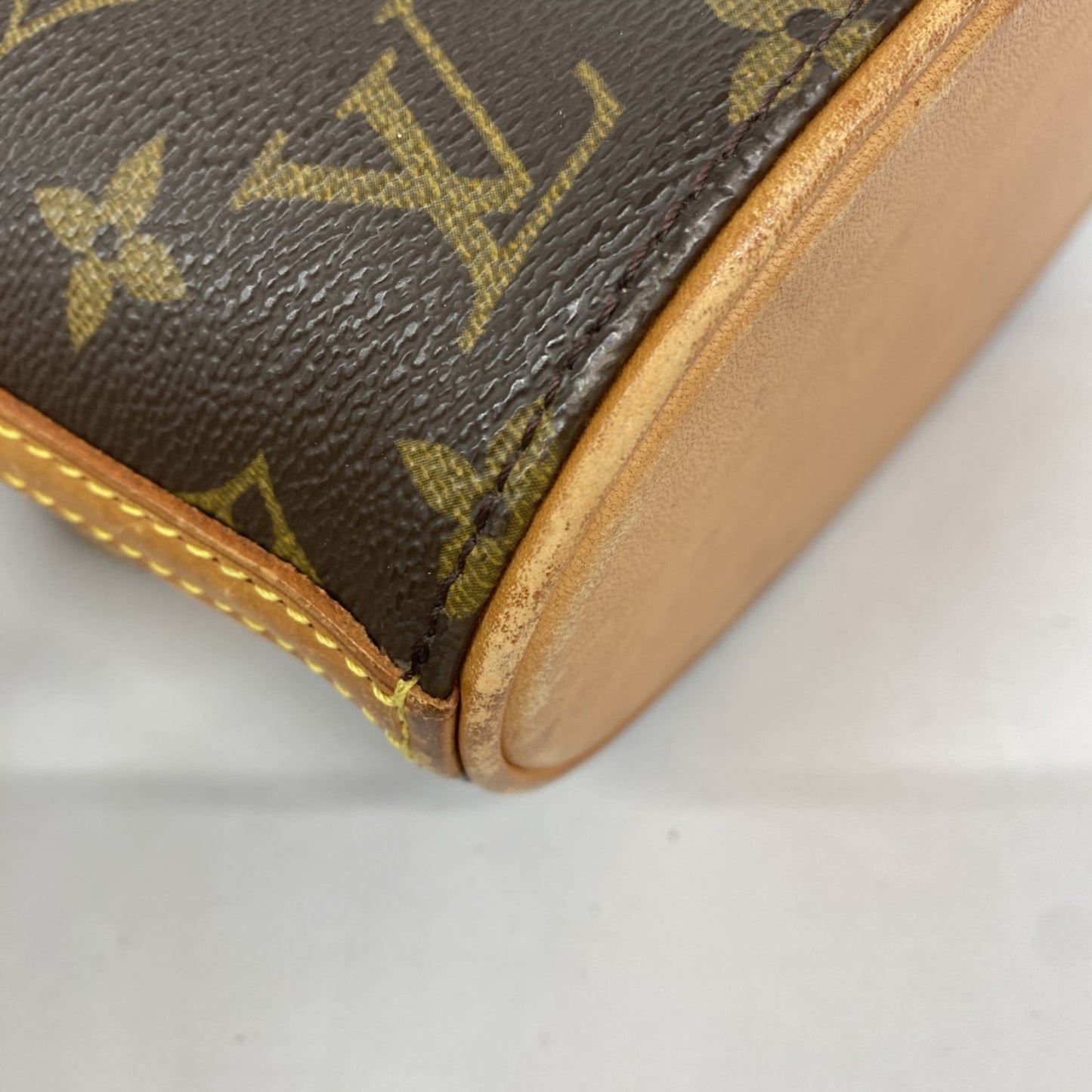 Louis Vuitton Brown Shoulder Bag (Pre-Owned)