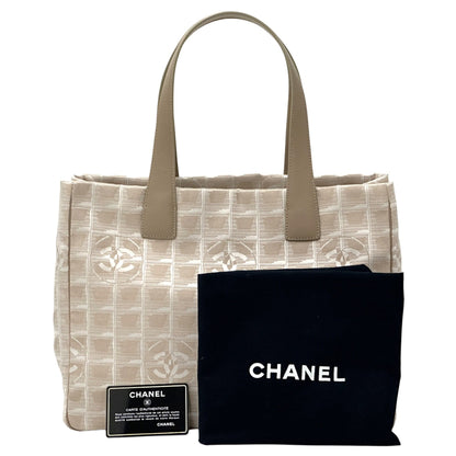 Chanel Beige Nylon Tote Bag (Pre-Owned)