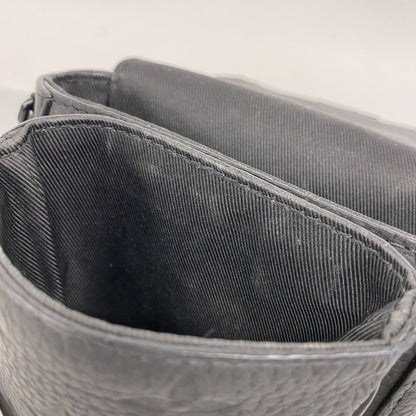 Louis Vuitton Noir Shoulder Bag (Pre-Owned)