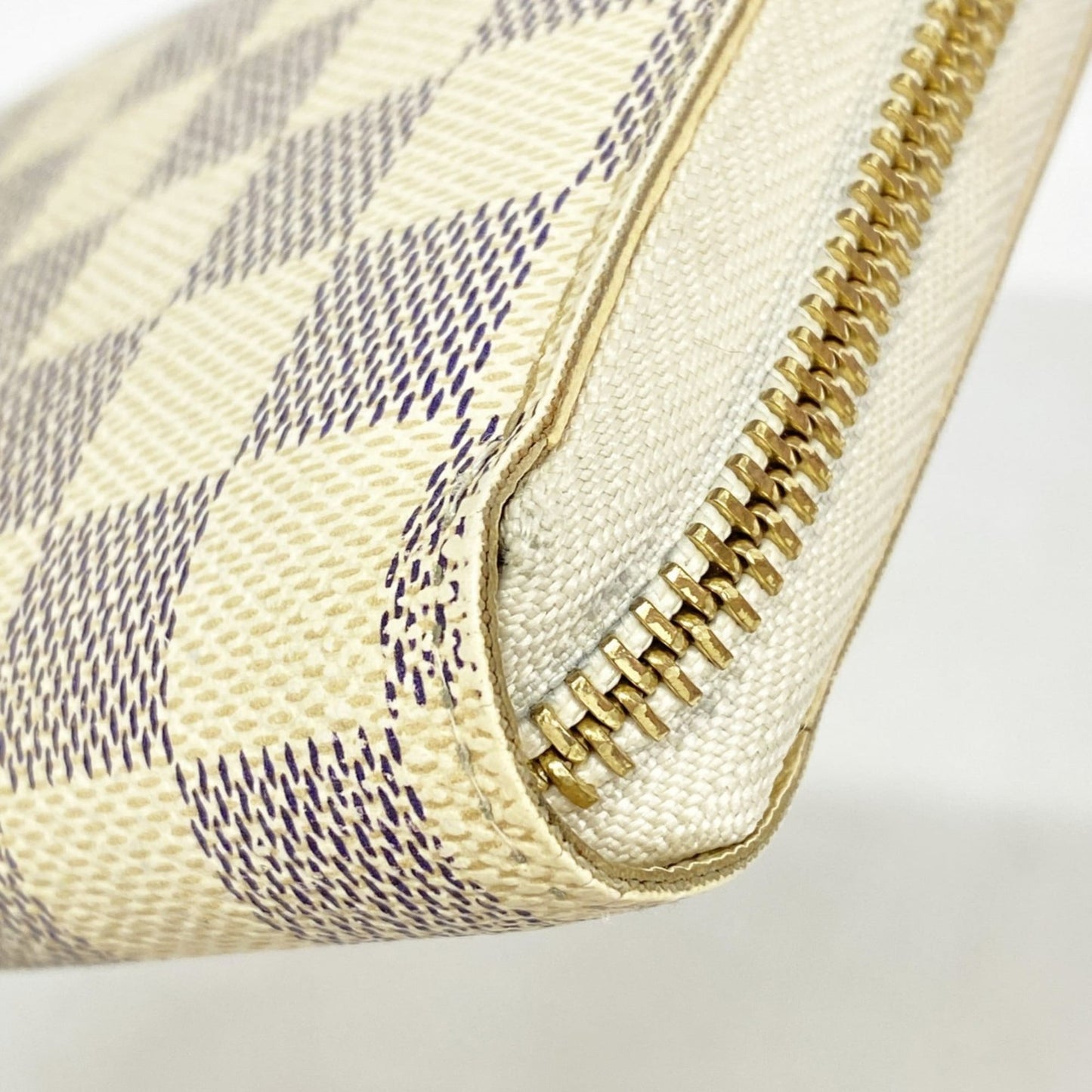 Louis Vuitton White Long Wallet (Bi-Fold) (Pre-Owned)