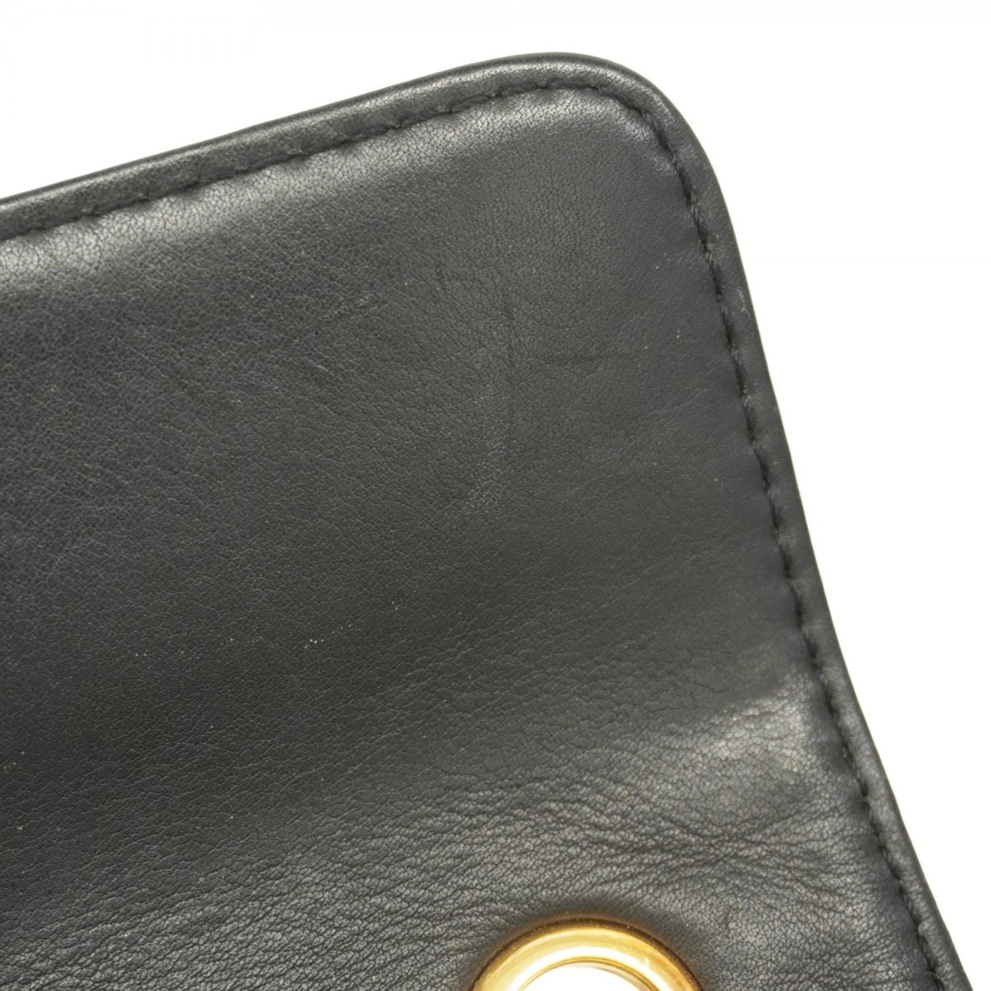 Chanel Black Leather Shoulder Bag (Pre-Owned)