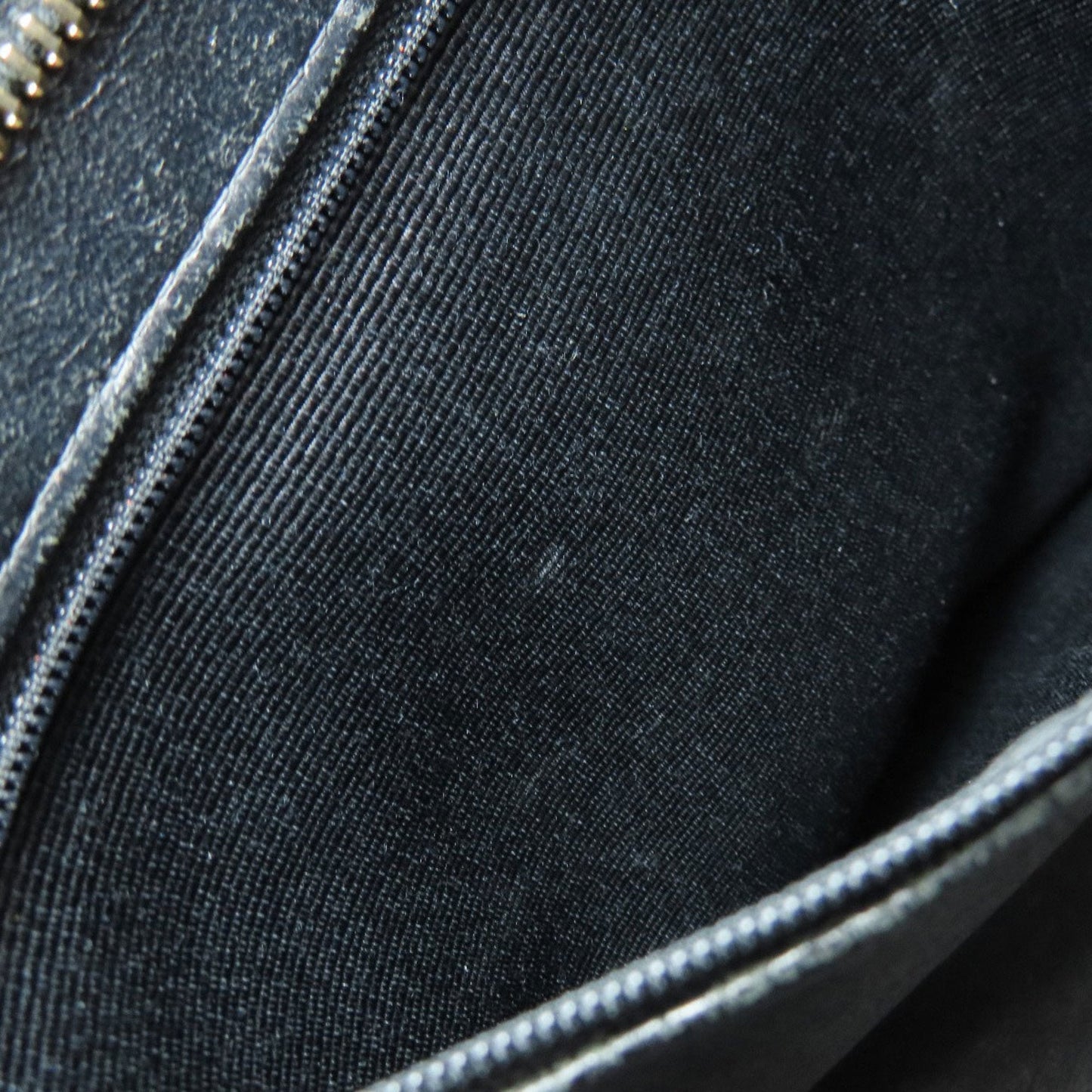 Chanel Black Leather Tote Bag (Pre-Owned)