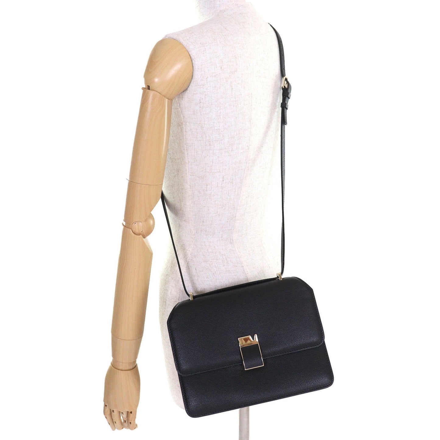 Valextra Black Leather Shoulder Bag (Pre-Owned)