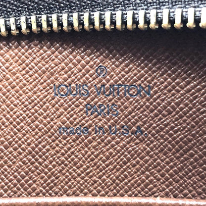 Louis Vuitton Brown Monogram Monogram Shoulder Bag (Pre-Owned)