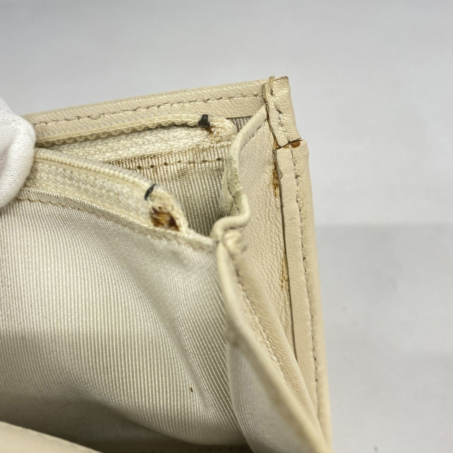 Chanel Beige Black Leather Long Wallet (Bi-Fold) (Pre-Owned)