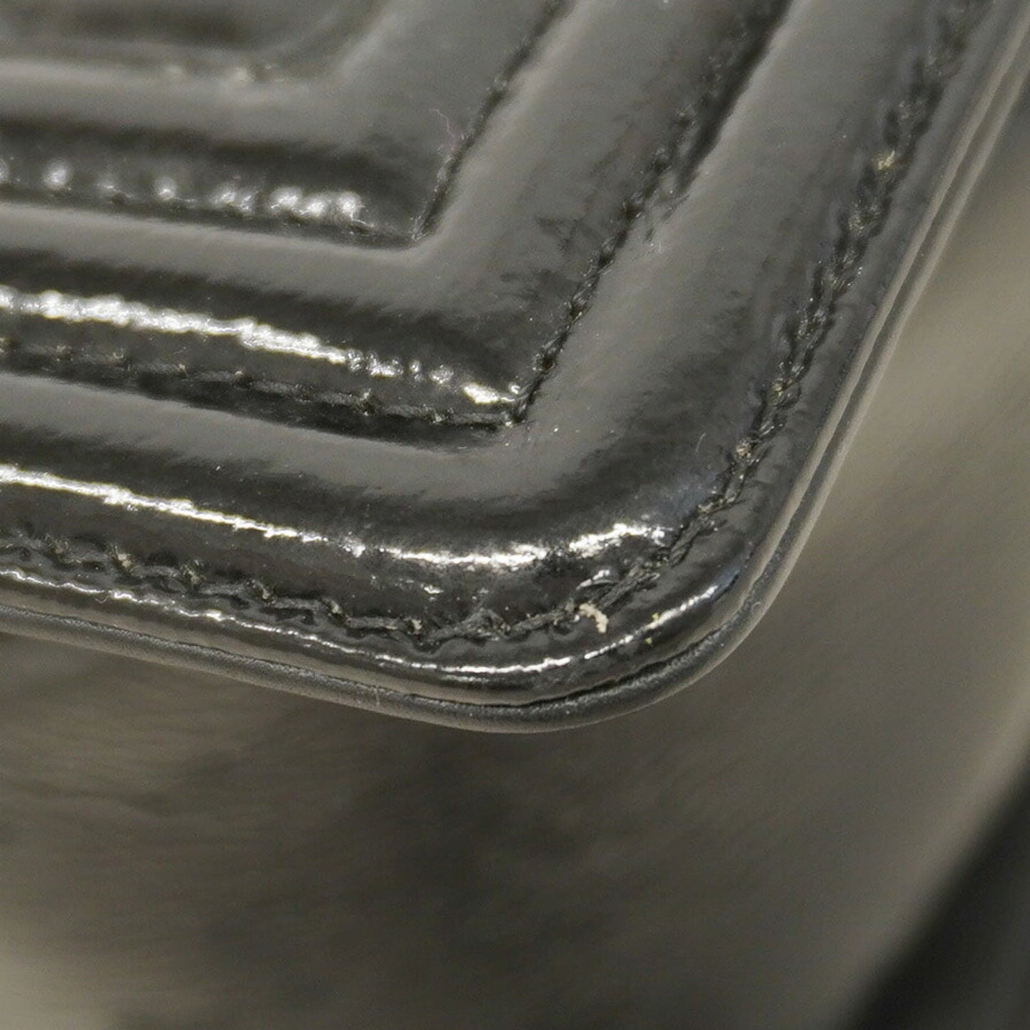 Chanel Black Patent Leather Shoulder Bag (Pre-Owned)