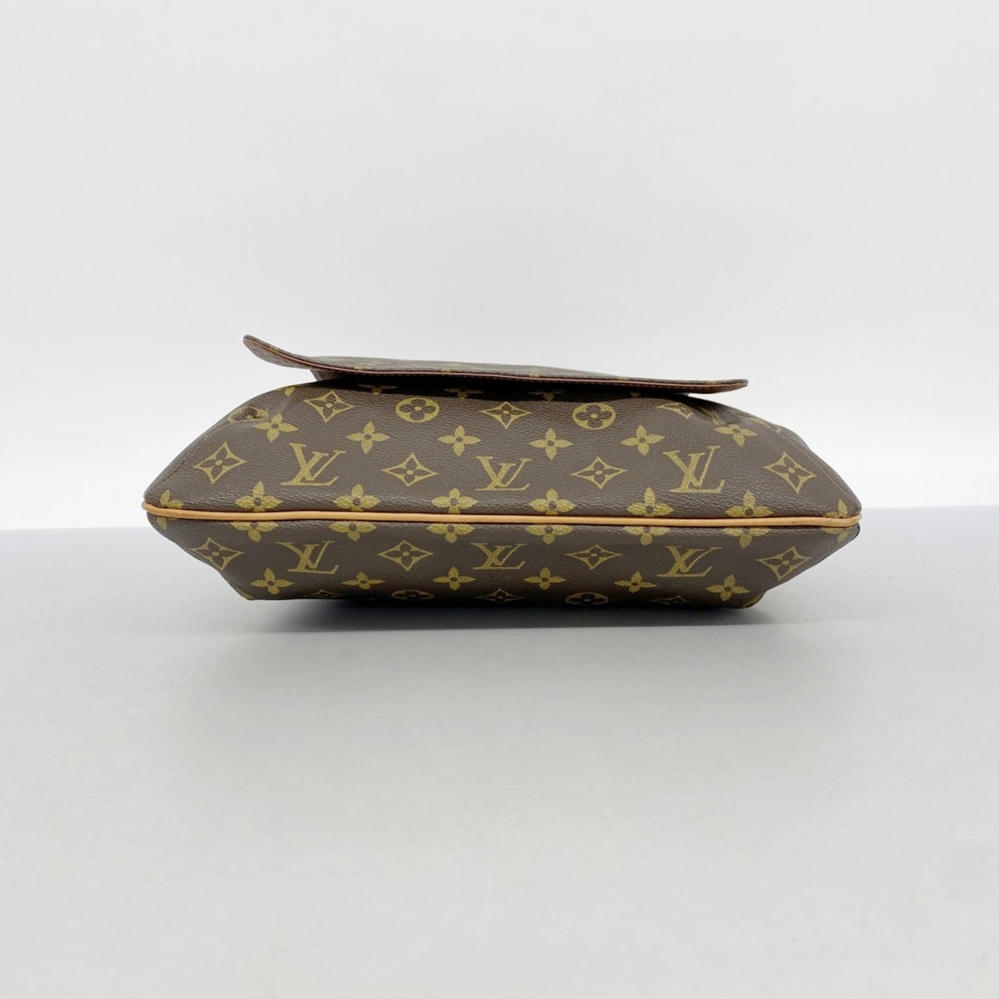 Louis Vuitton Brown Shoulder Bag (Pre-Owned)