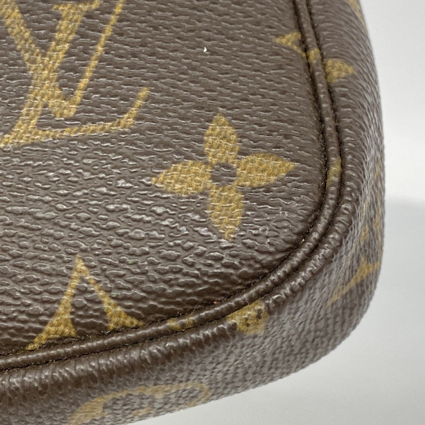 Louis Vuitton Brown Pouch (Pre-Owned)