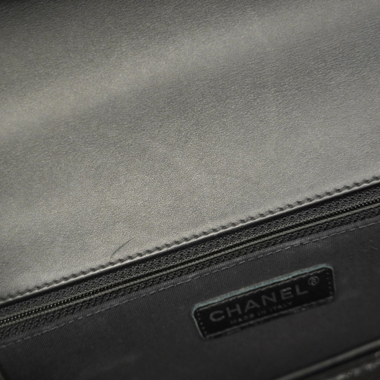 Chanel Black Patent Leather Shoulder Bag (Pre-Owned)