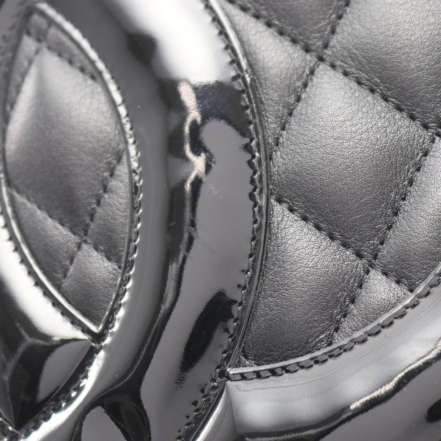 Chanel Black Leather Tote Bag (Pre-Owned)