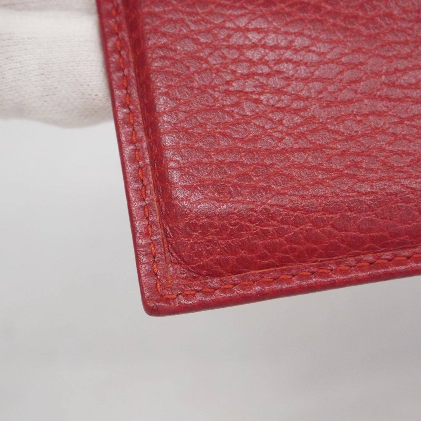 Gucci Red Color Leather Wallet (Tri-Fold) (Pre-Owned)