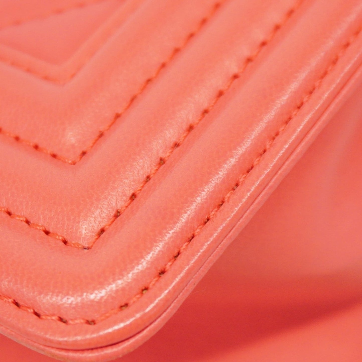 Chanel Pink Leather Shoulder Bag (Pre-Owned)