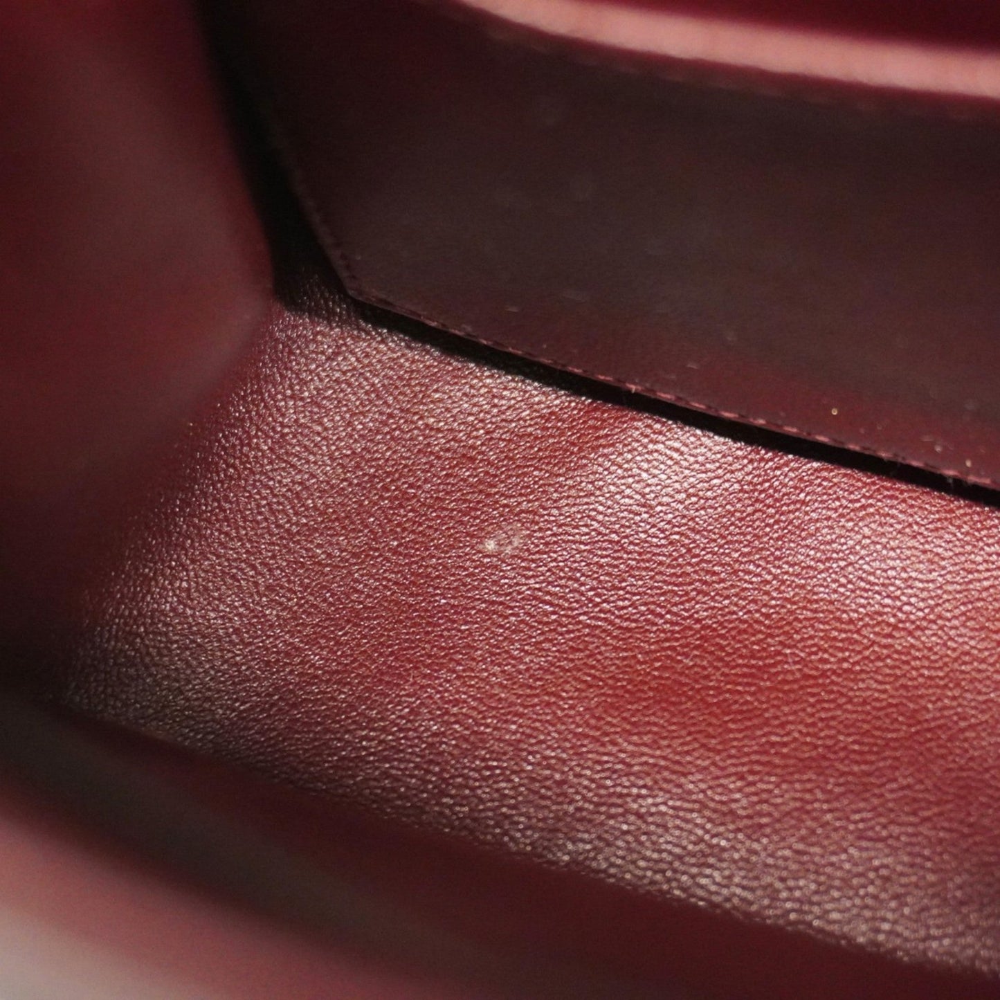 Chanel Black Leather Shoulder Bag (Pre-Owned)