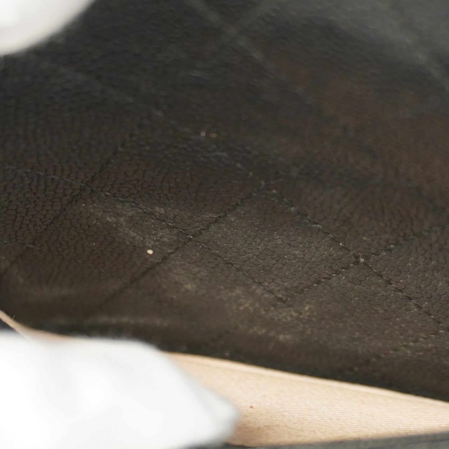 Chanel Black Grained Calfskin Shoulder Bag (Pre-Owned)