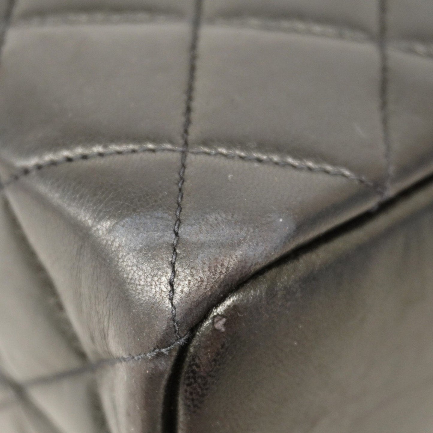 Chanel Black Leather Tote Bag (Pre-Owned)