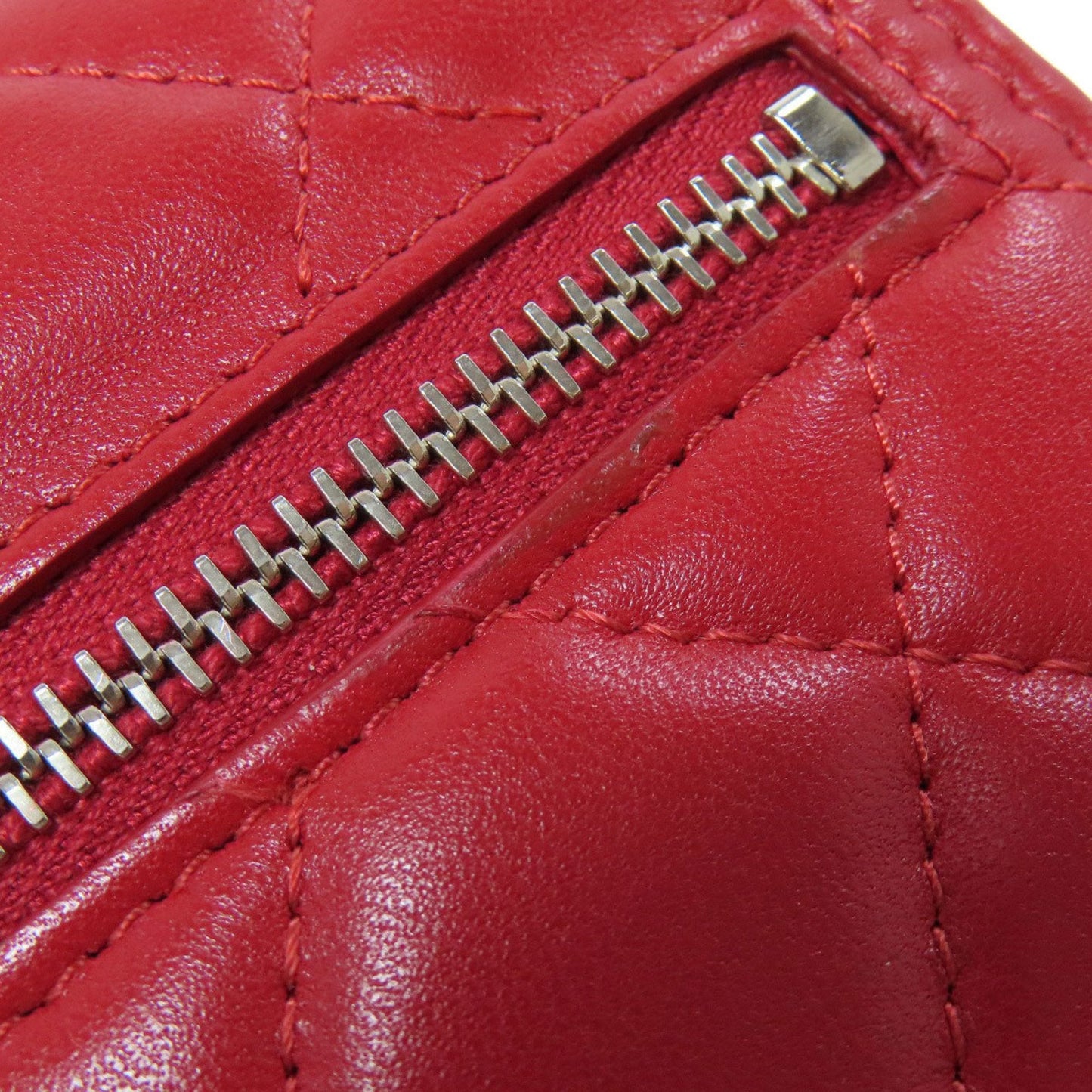 Chanel Matelasse Red Color Leather Wallet (Bi-Fold) (Pre-Owned)