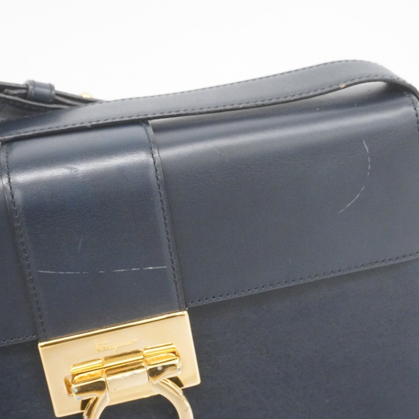 Salvatore Ferragamo Black Leather Shoulder Bag (Pre-Owned)