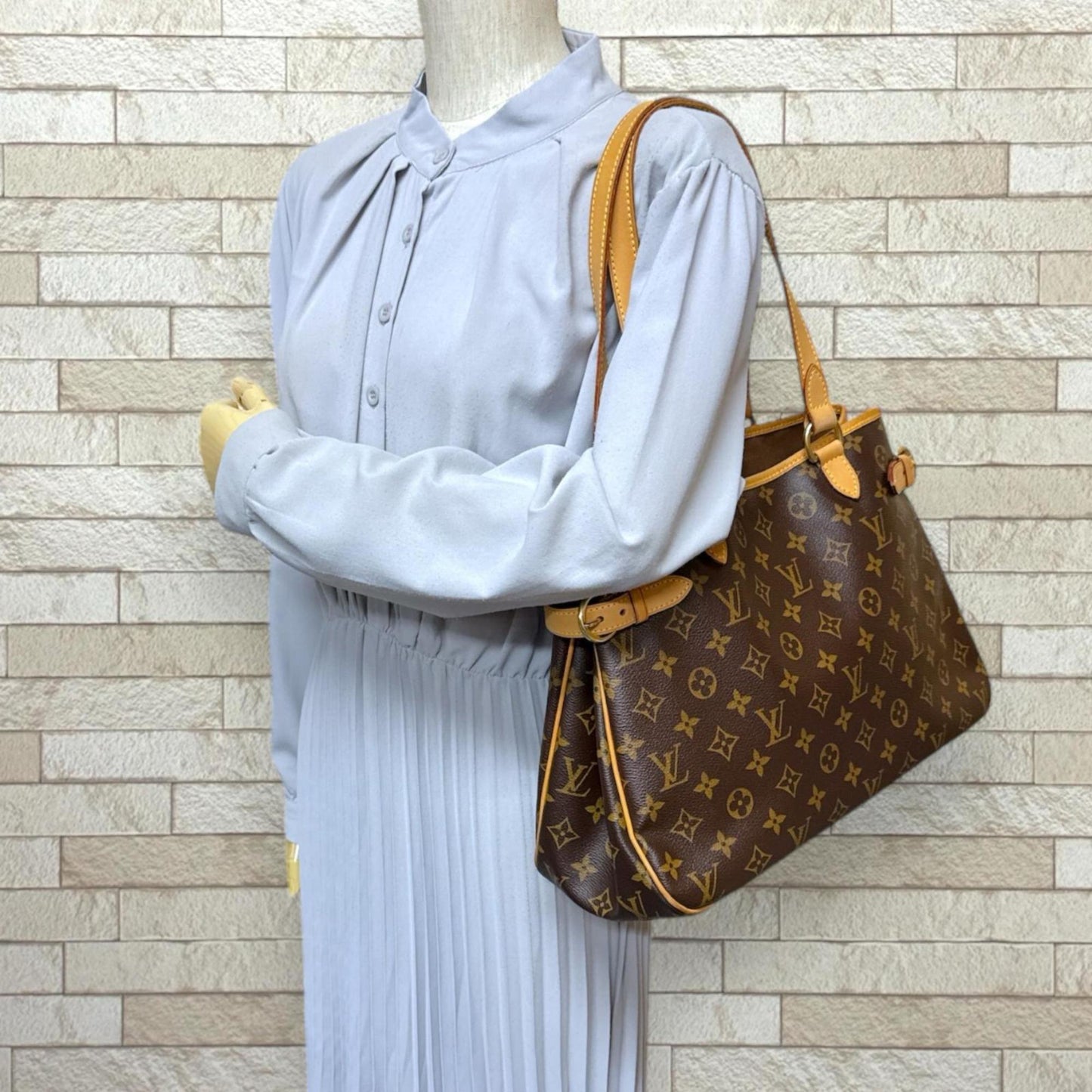 Louis Vuitton Brown Monogram Shoulder Bag (Pre-Owned)